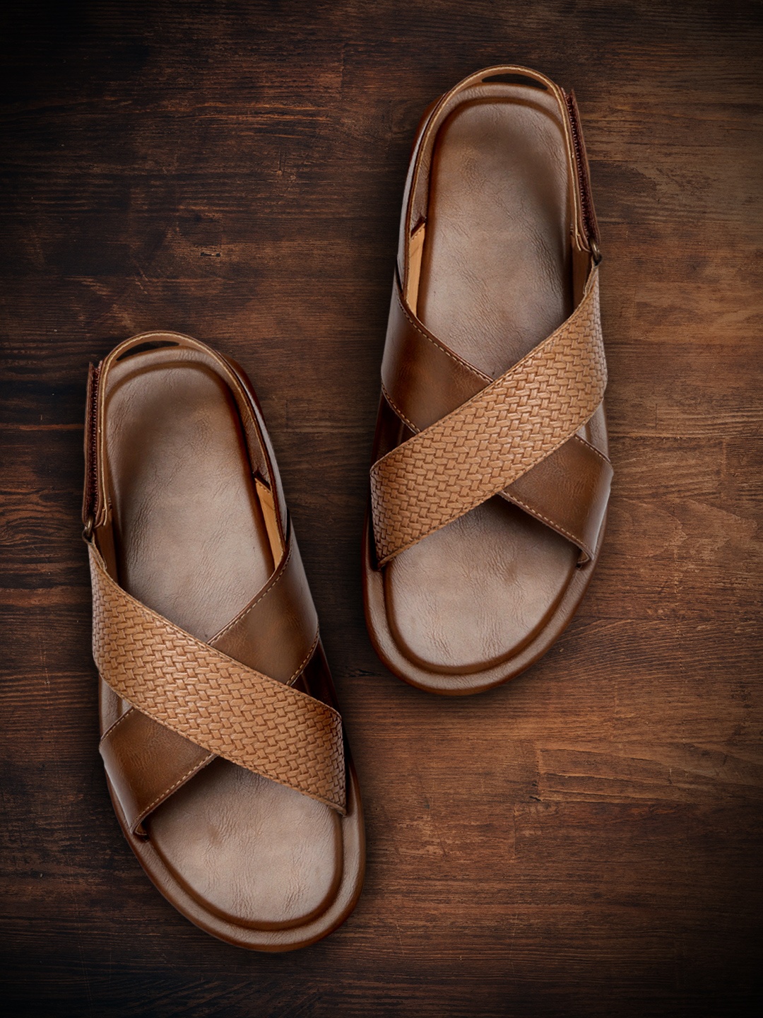 

Roadster Men Brown Basket Weave Textured Comfort Sandals