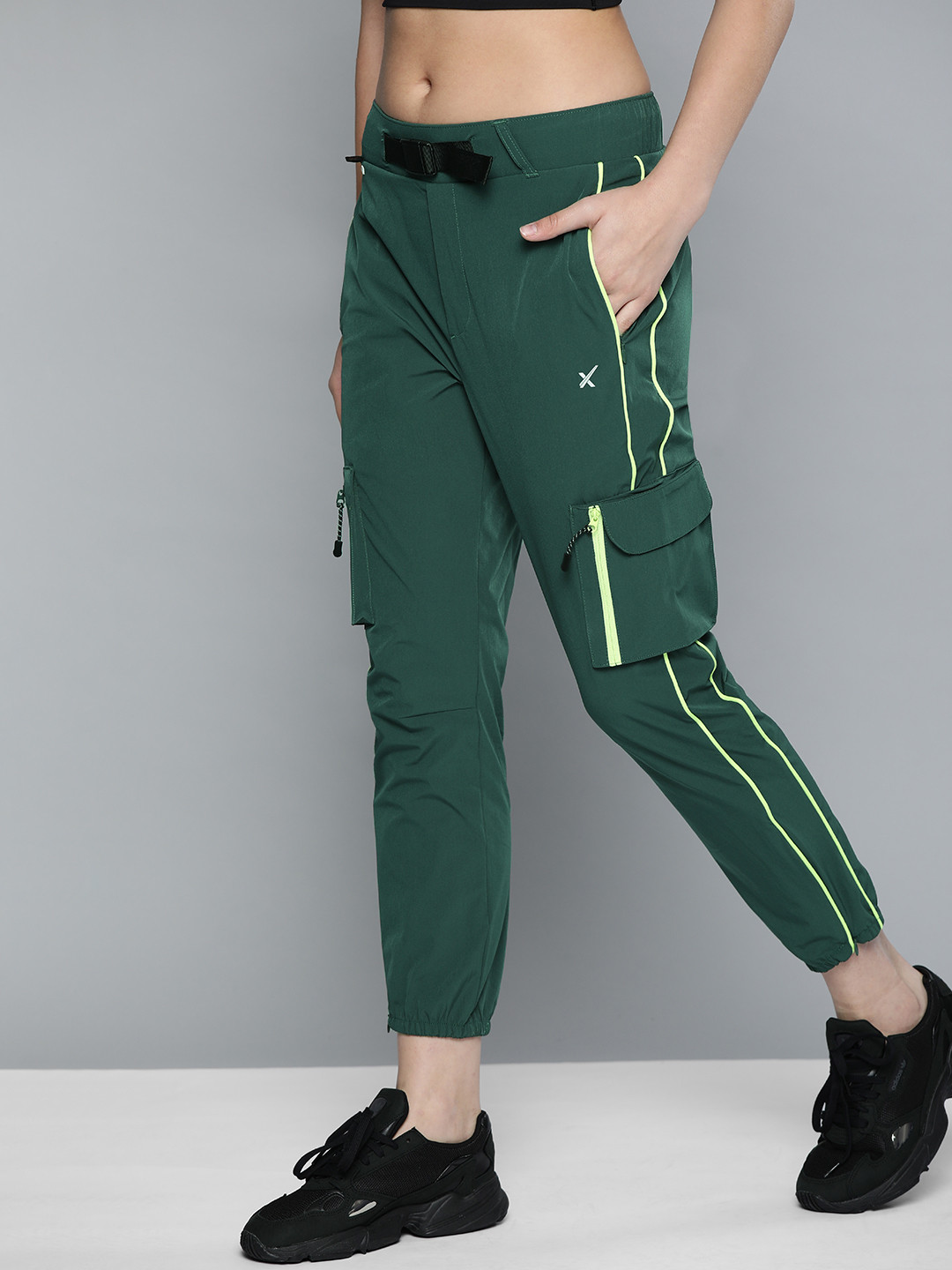 

HRX by Hrithik Roshan Women Green Regular Fit Solid Rapid Dry Cropped Regular Trousers