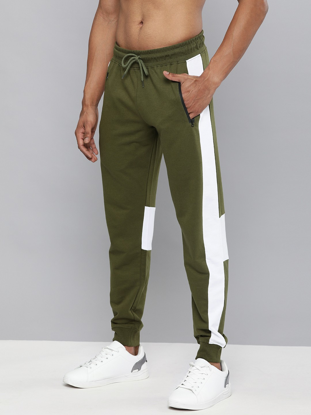 

HERE&NOW Men Olive Green & White Colourblocked Straight Fit Side Striped Joggers