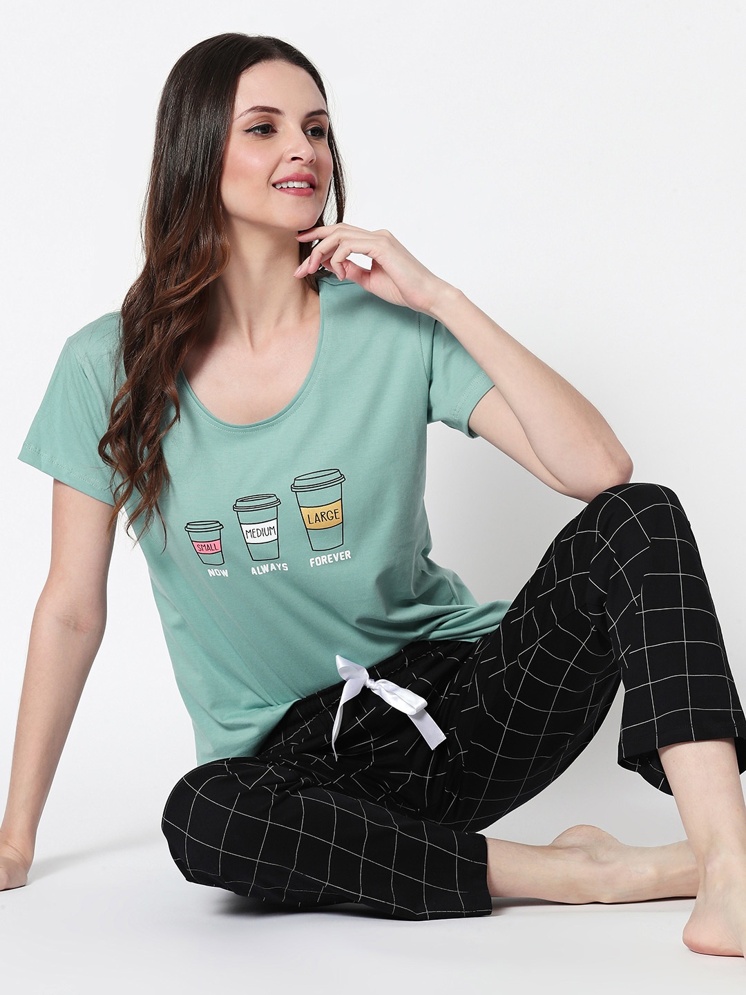 

Zeyo Women Green & Black Printed Night Suit
