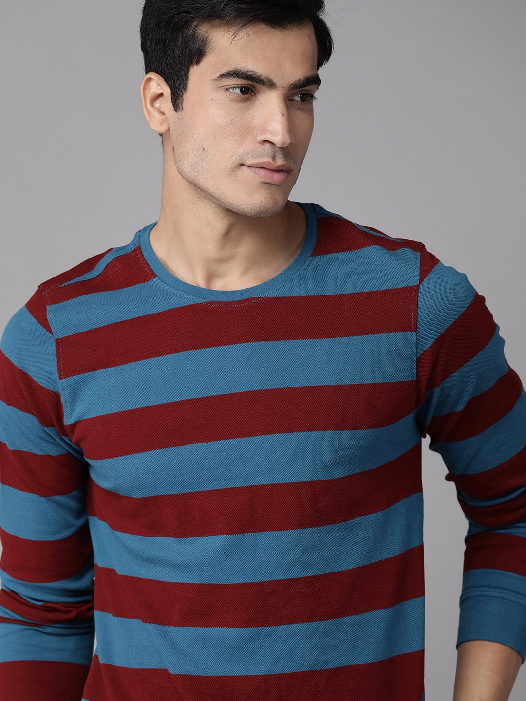 

Roadster Men Blue & Maroon Striped Cotton Round Neck T-shirt