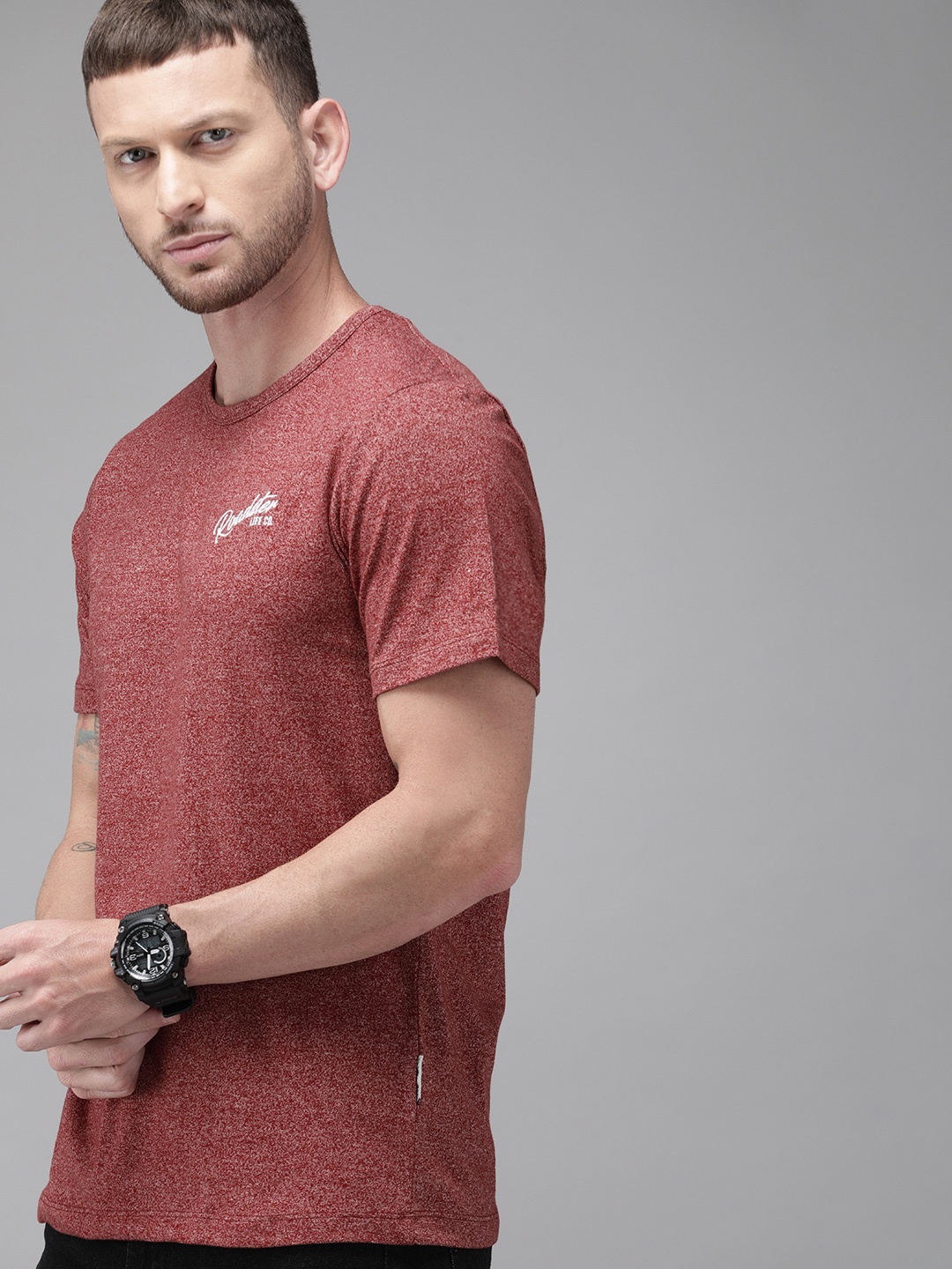 

Roadster Men Maroon Solid Round Neck T-shirt