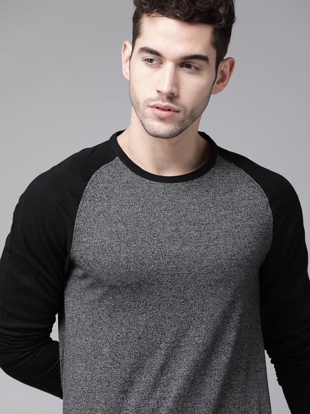 

Roadster Men Charcoal Grey Self-Design Round Neck T-shirt