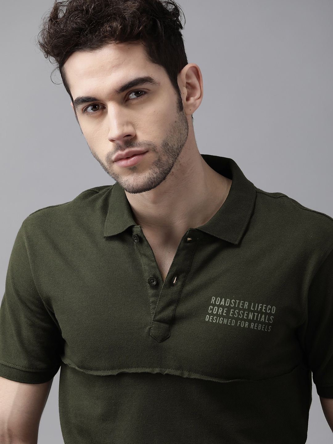 

Roadster Men Olive Green Pure Cotton Solid Polo Collar Pure Cotton T-shirt