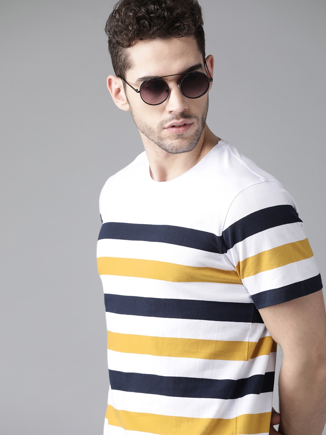 

Roadster Men White Navy Blue Striped Round Neck Pure Cotton T-shirt