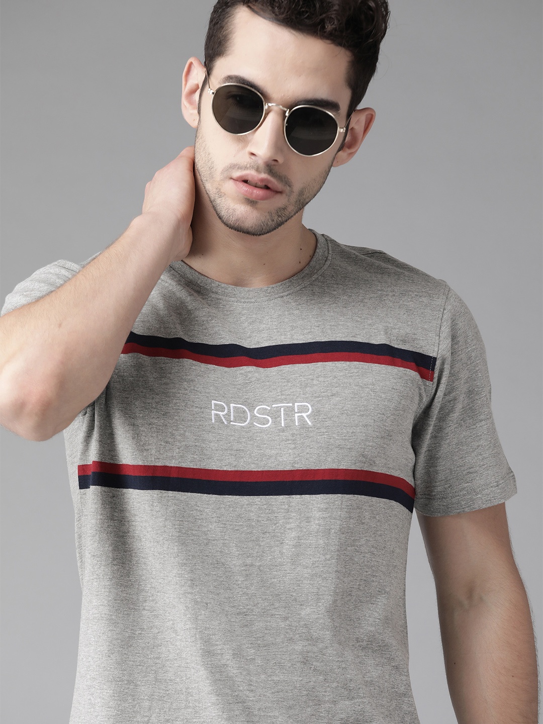 

Roadster Men Grey Melange Striped Round Neck T-shirt