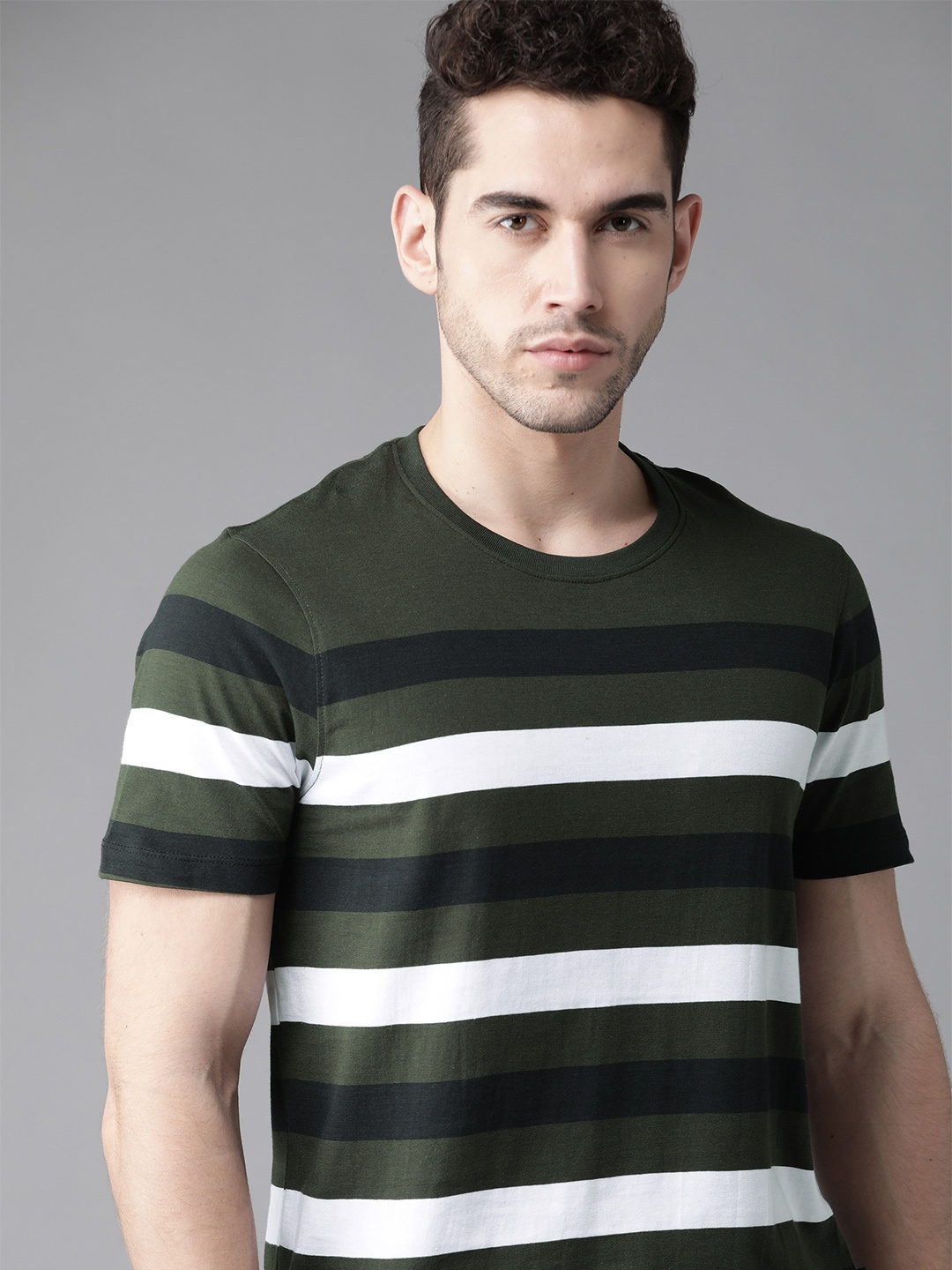 

Roadster Men Olive Green White Pure Cotton Striped Round Neck Pure Cotton T-shirt