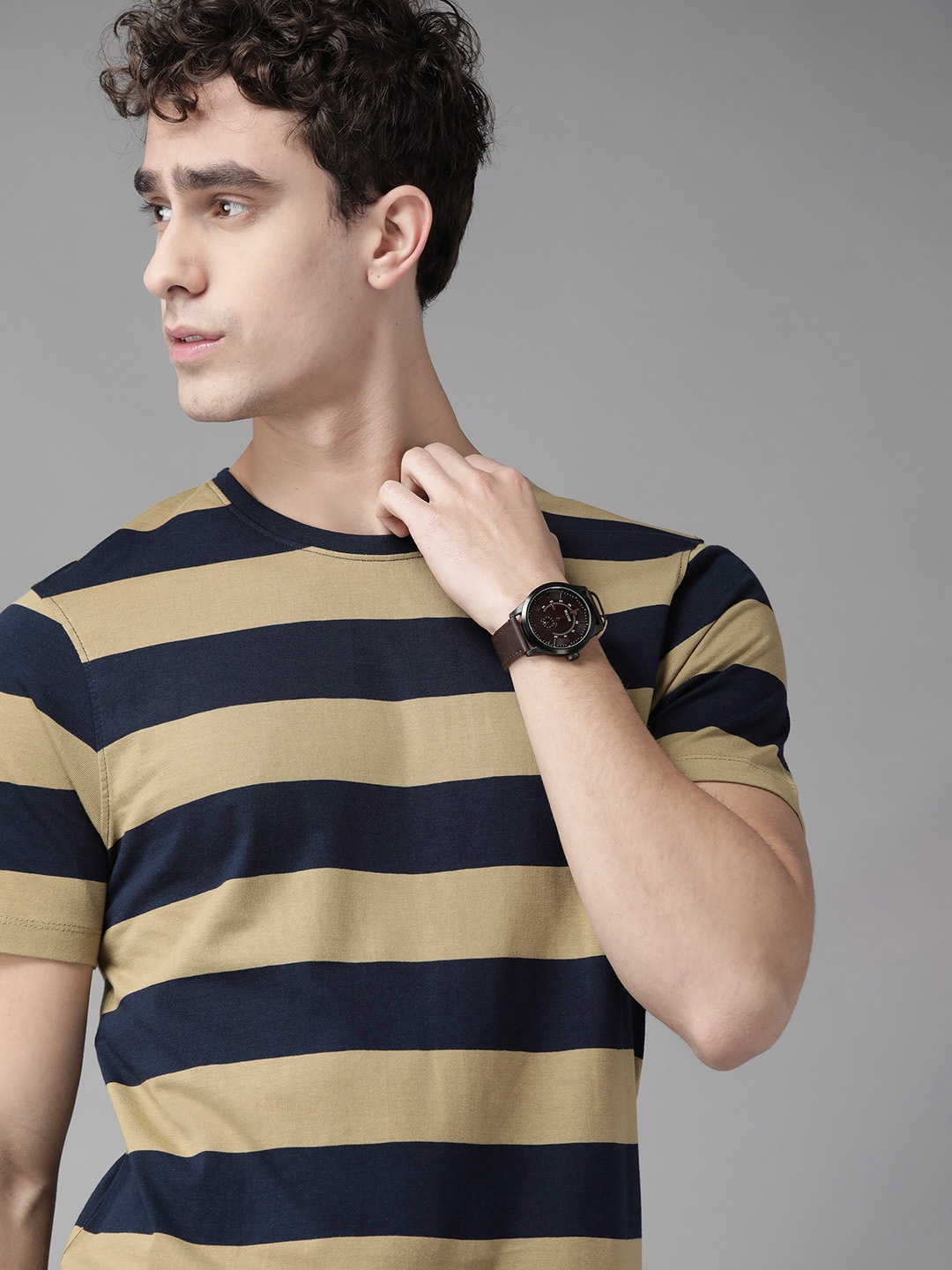 

Roadster Men Khaki & Navy Blue Pure Cotton Striped Round Neck T-shirt