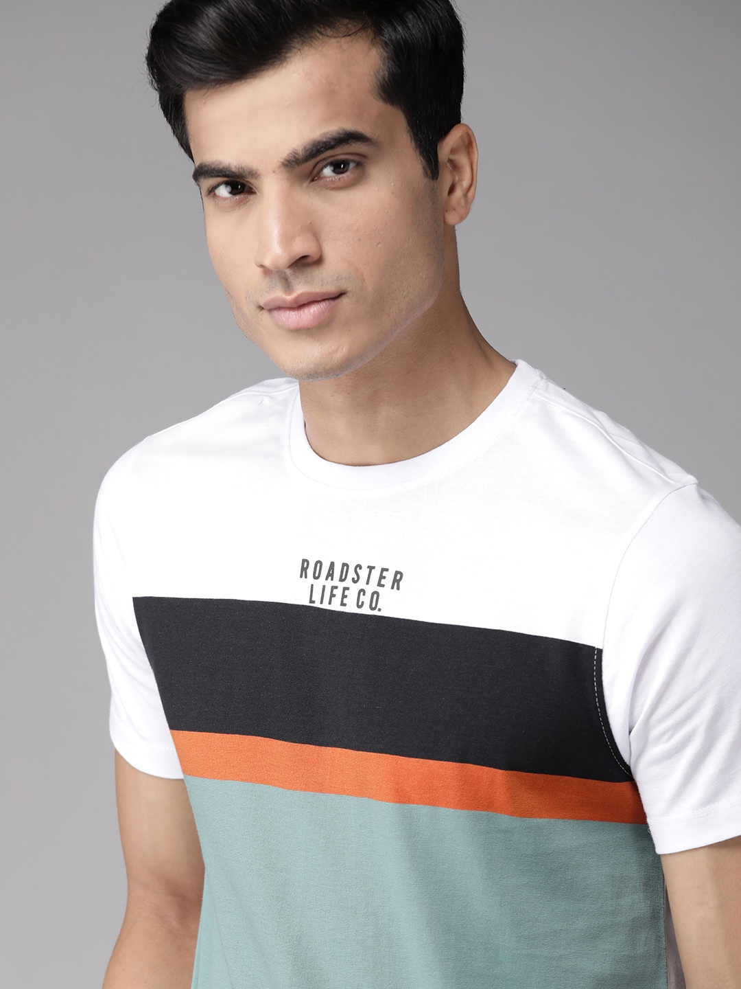 

Roadster Men Mint Green White Colourblocked Round Neck Pure Cotton T-shirt