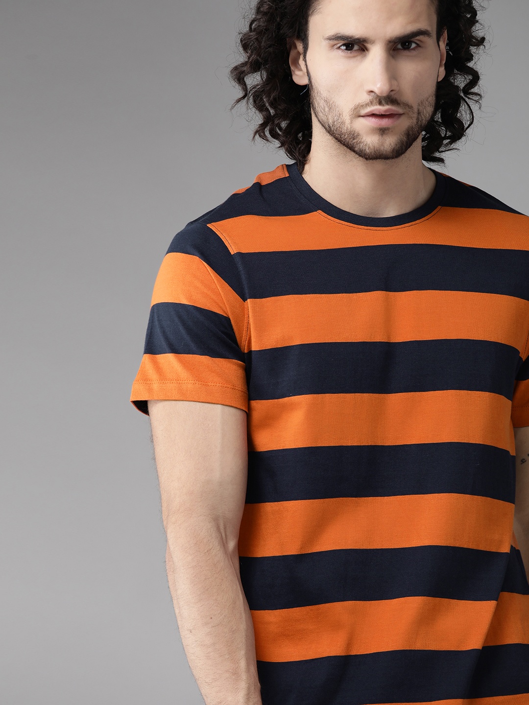 

Roadster Men Orange & Navy Blue Striped Pure Cotton Round Neck T-shirt