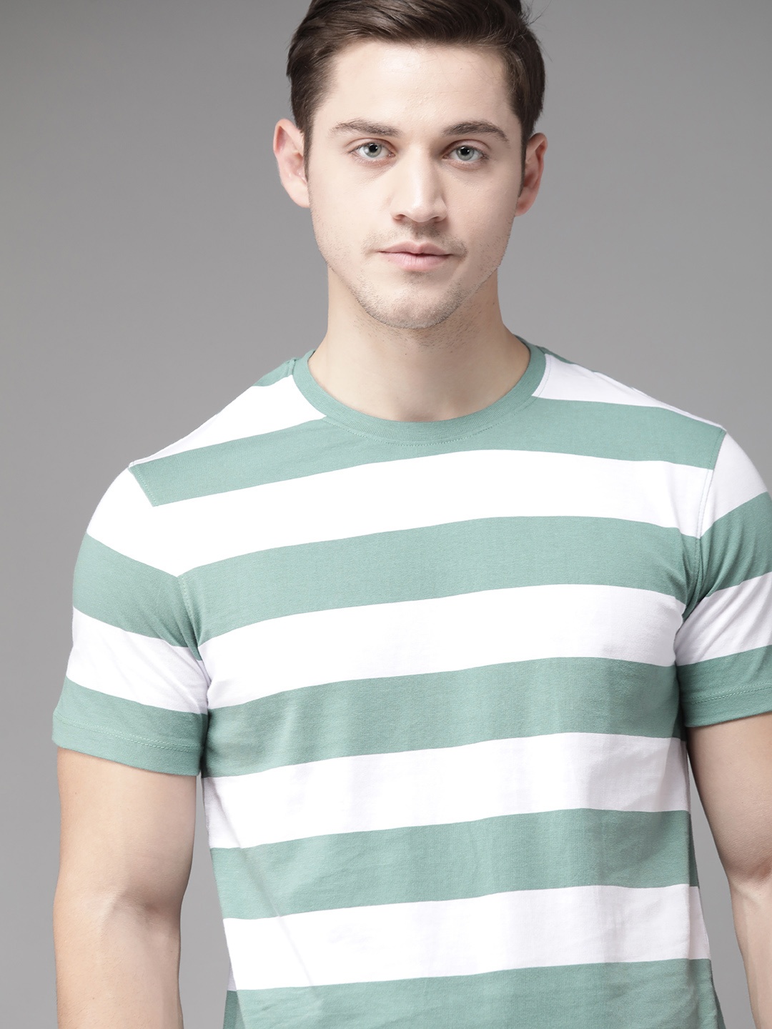 

Roadster Men White & Green Pure Cotton Striped Round Neck T-shirt