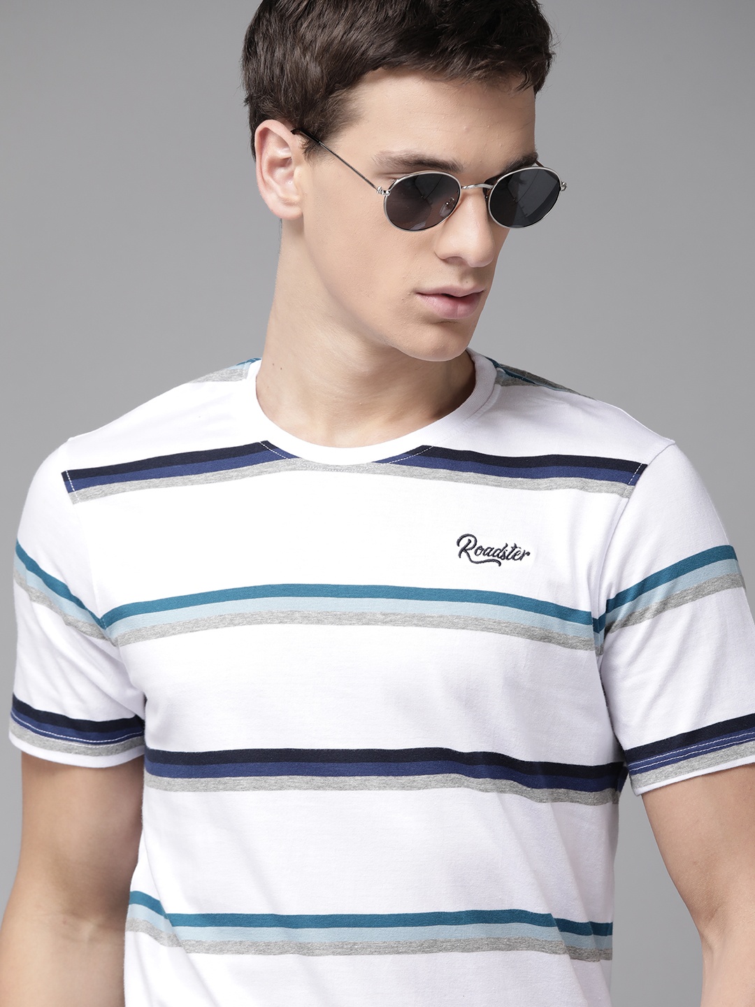 

Roadster Men White & Blue Striped Pure Cotton Round Neck T-shirt