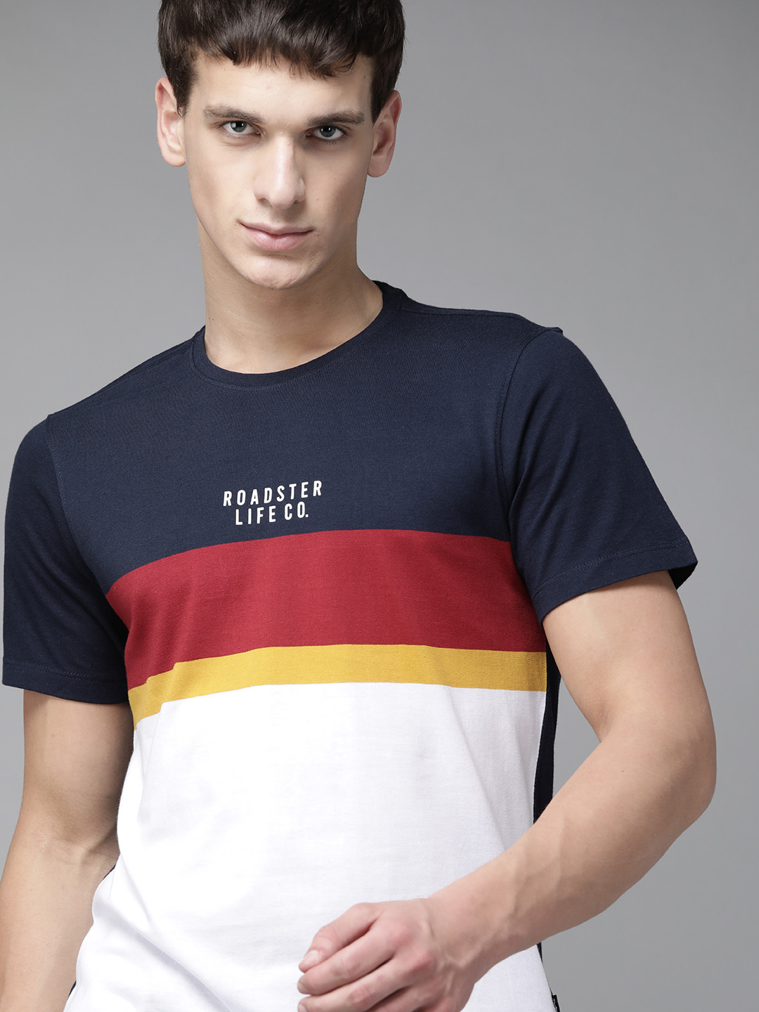 

Roadster Men White Navy Pure Cotton Colourblocked Round Neck Pure Cotton T-shirt