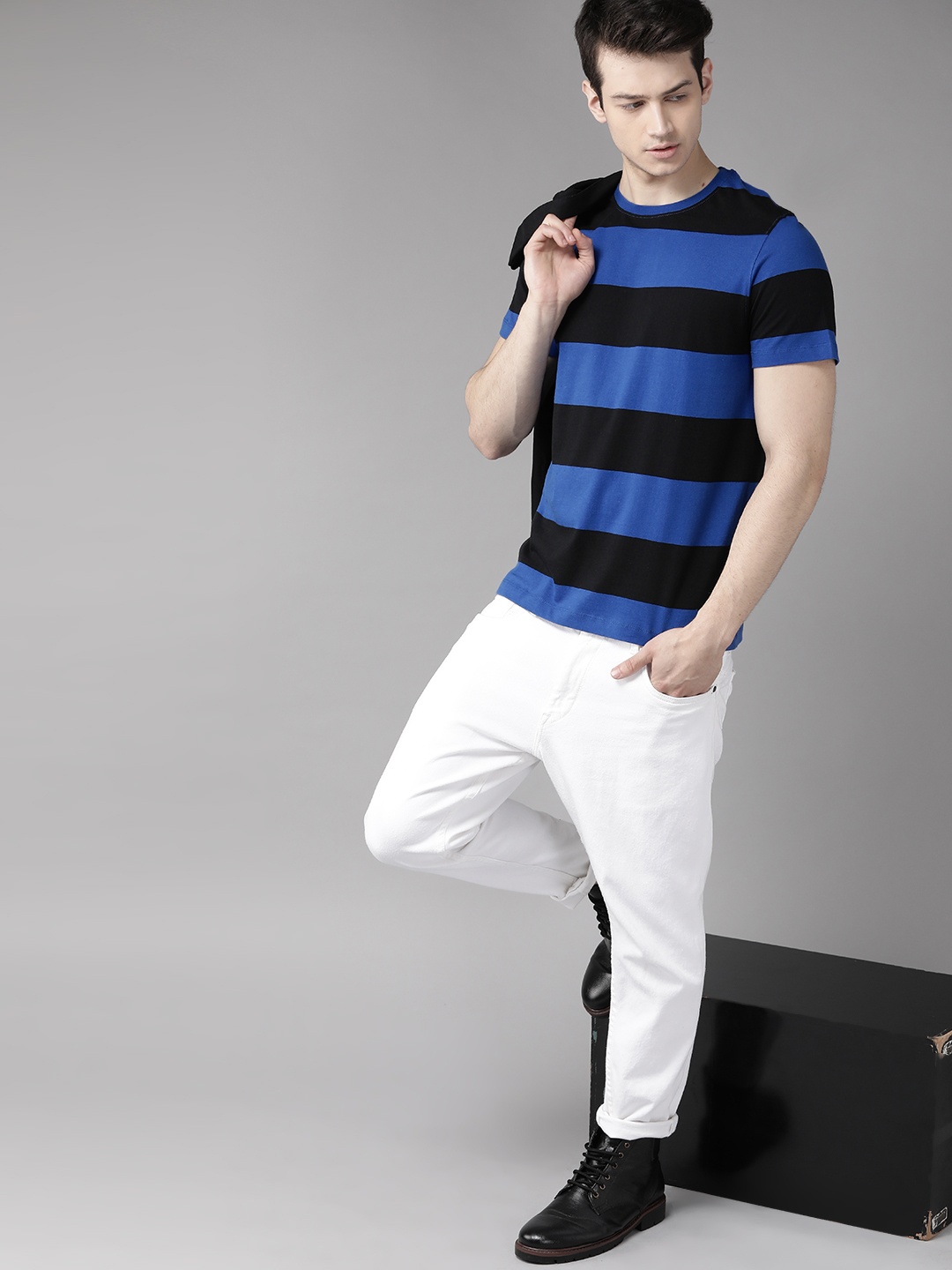 

Roadster Men Blue & Black Pure Cotton Striped Round Neck T-shirt
