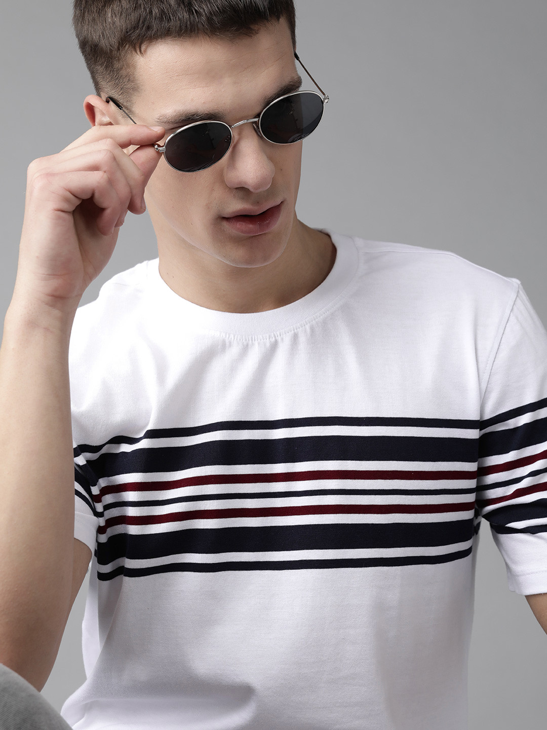 

Roadster Men White & Navy Blue Striped Pure Cotton Round Neck T-shirt