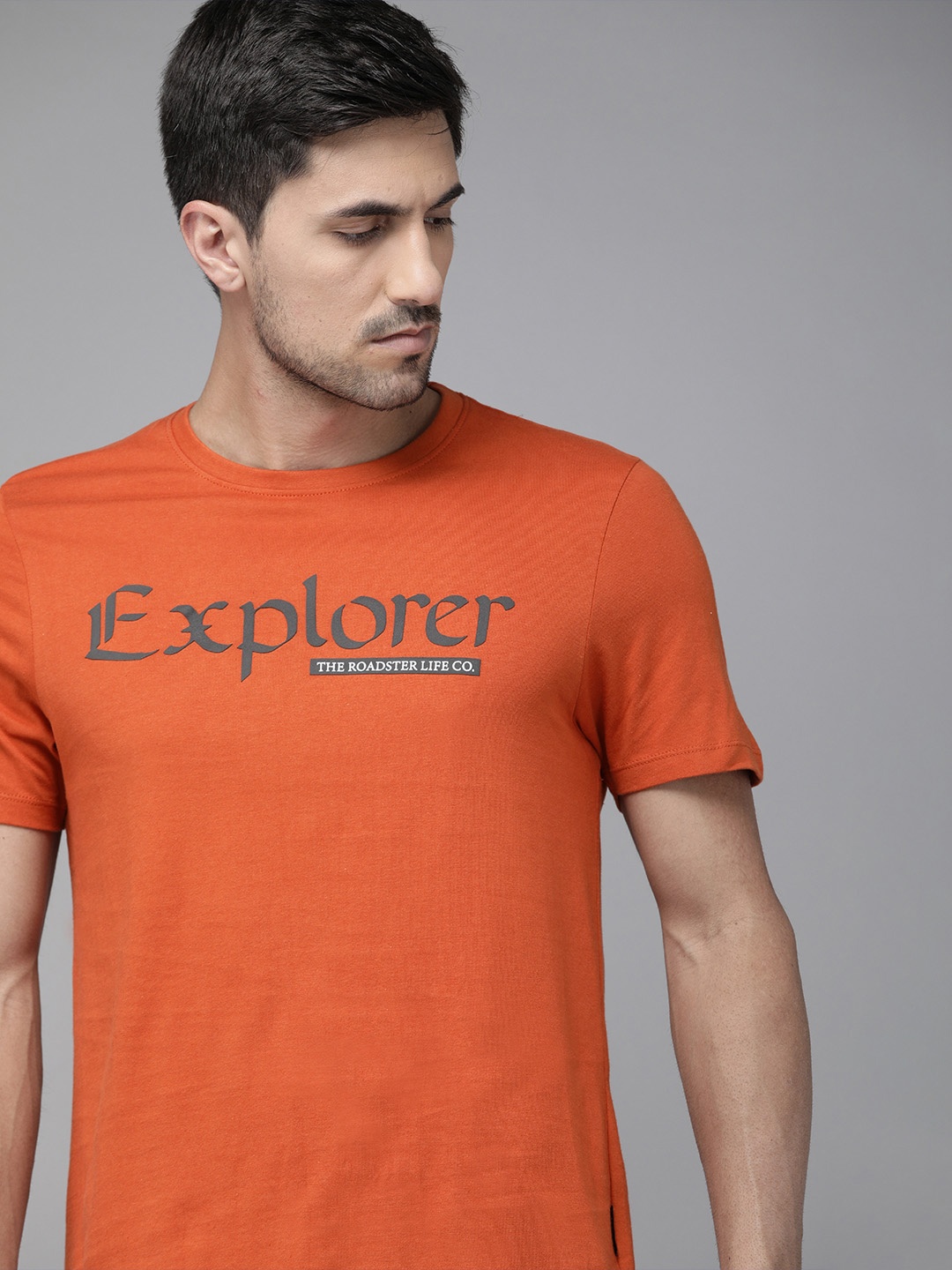

Roadster Men Orange Printed Round Neck T-shirt
