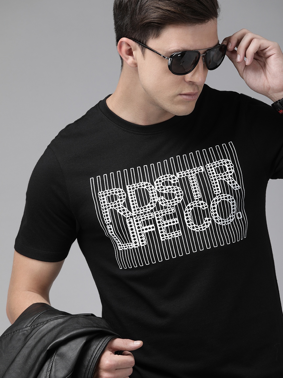 

Roadster Men Black Printed Round Neck Pure Cotton T-shirt