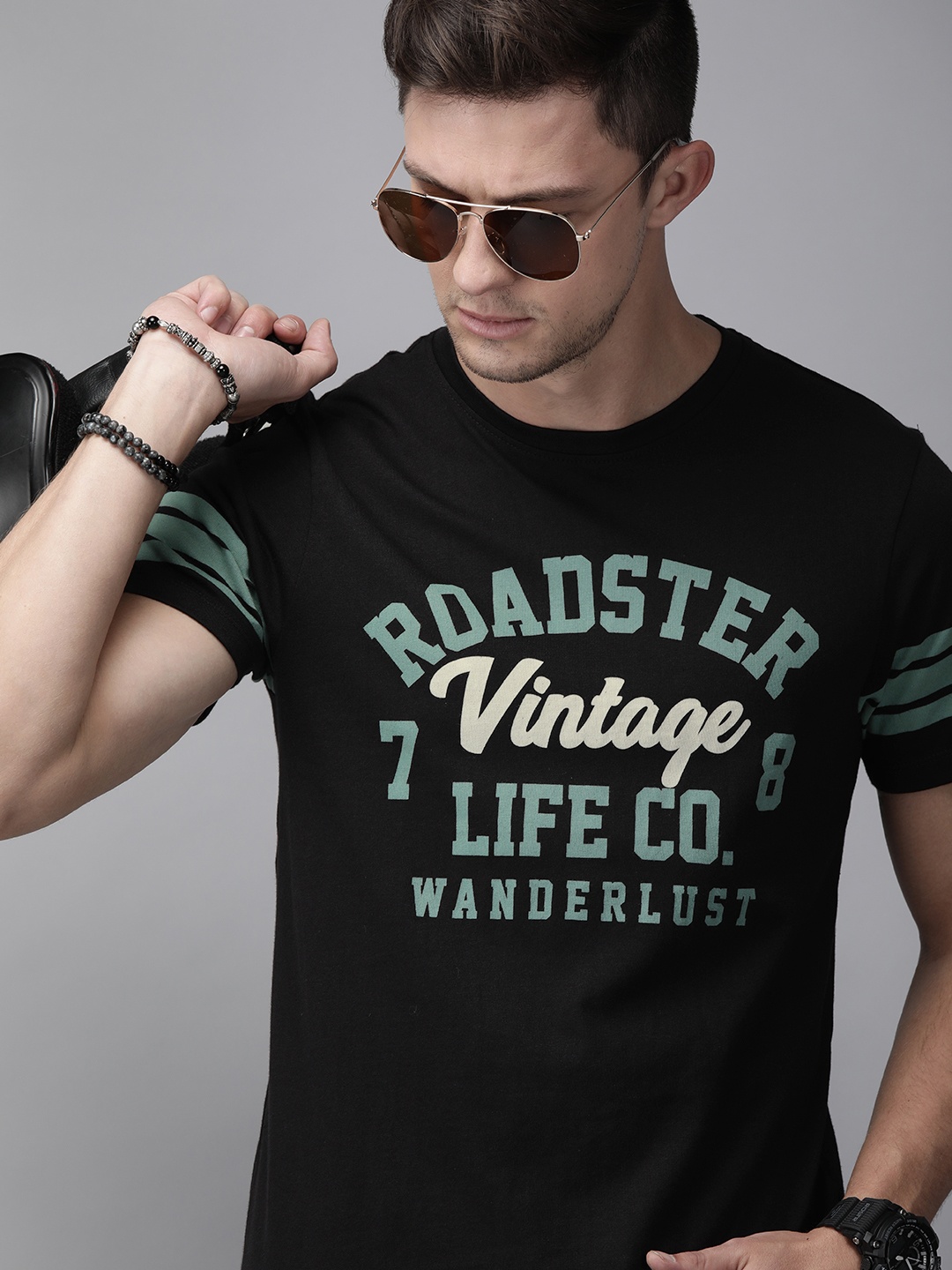 

Roadster Men Black Printed Round Neck T-shirt