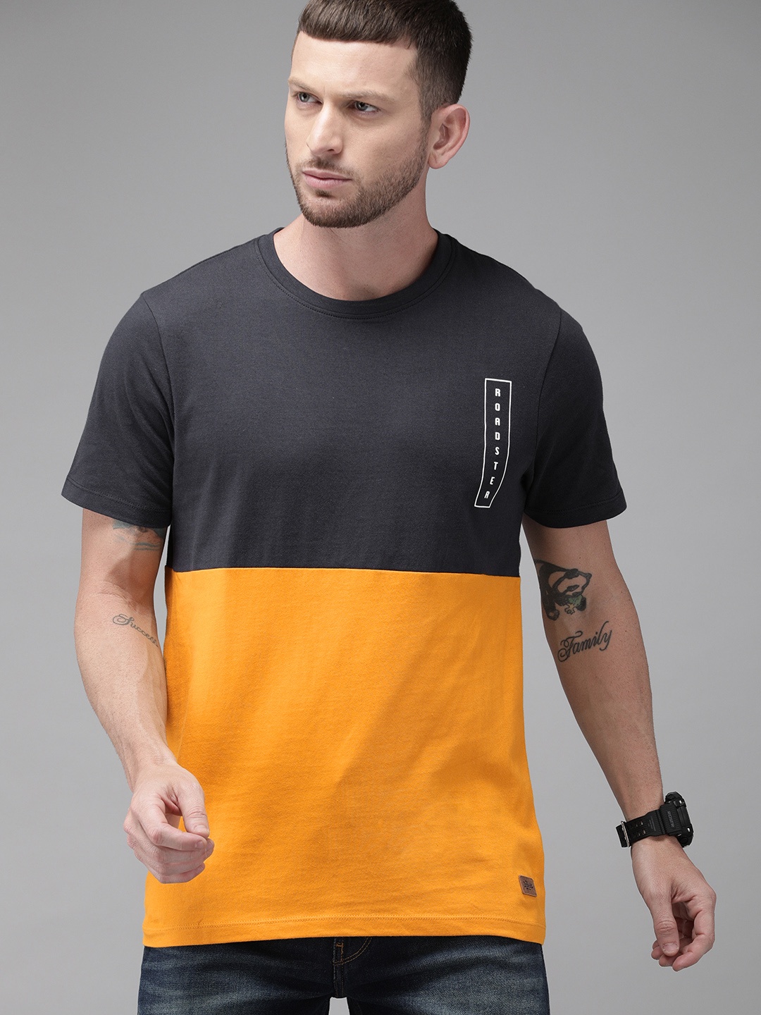 

Roadster Men Navy Blue Mustard Yellow Colourblocked Round Neck Pure Cotton T-shirt