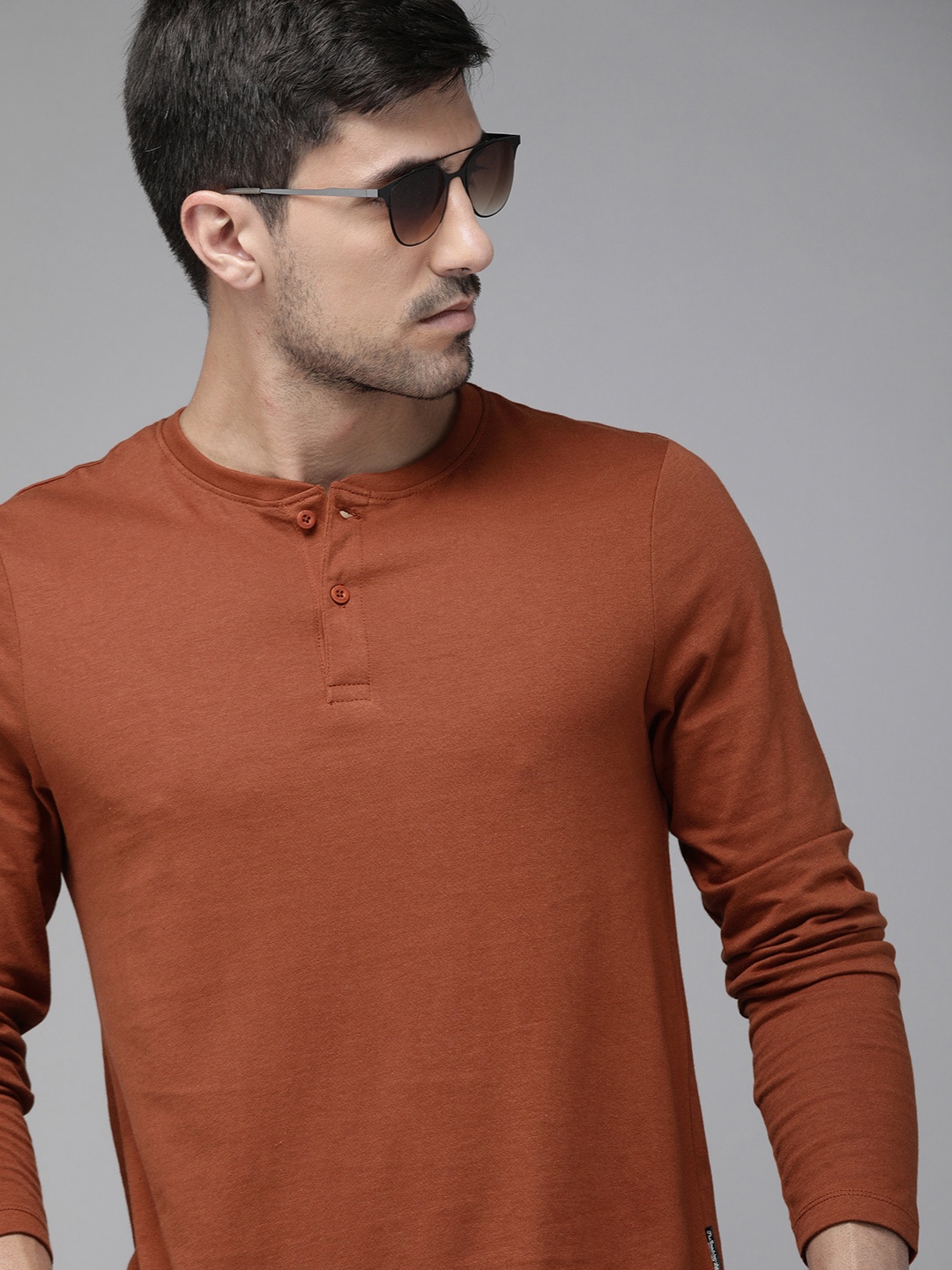 

Roadster Men Rust Orange Solid Henley Neck Pure Cotton T-shirt