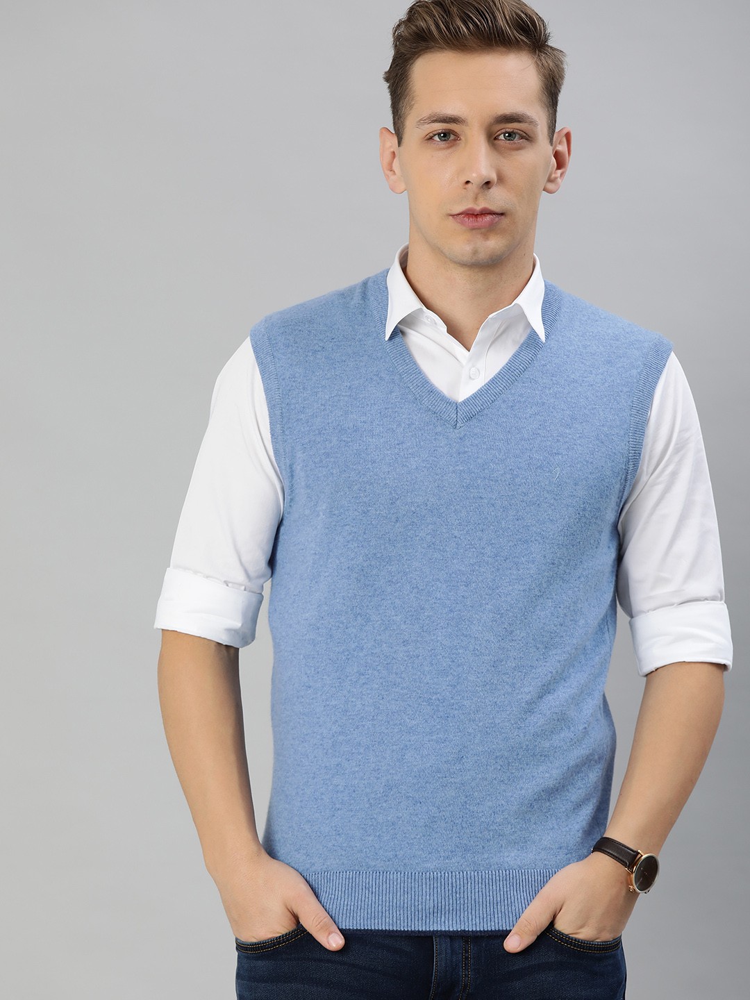 

Indian Terrain Men Blue Solid Pullover Sweater