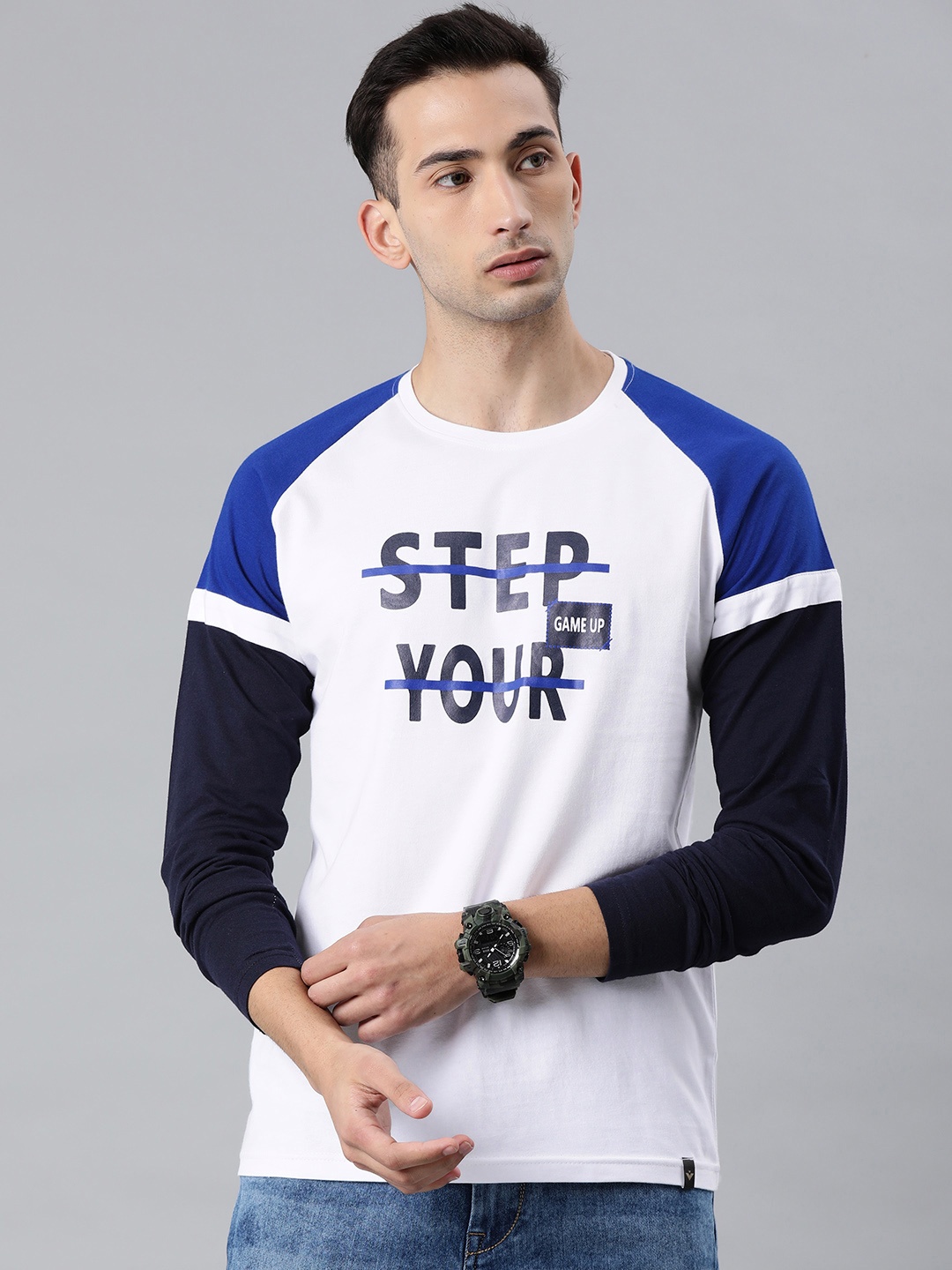 

VEIRDO Men White Printed Round Neck T-shirt