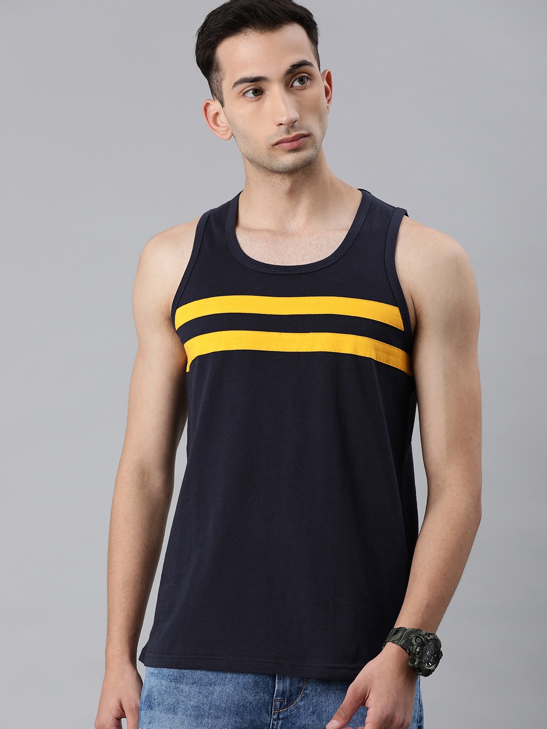 

VEIRDO Men Navy Blue Striped Round Neck Pure Cotton T-shirt