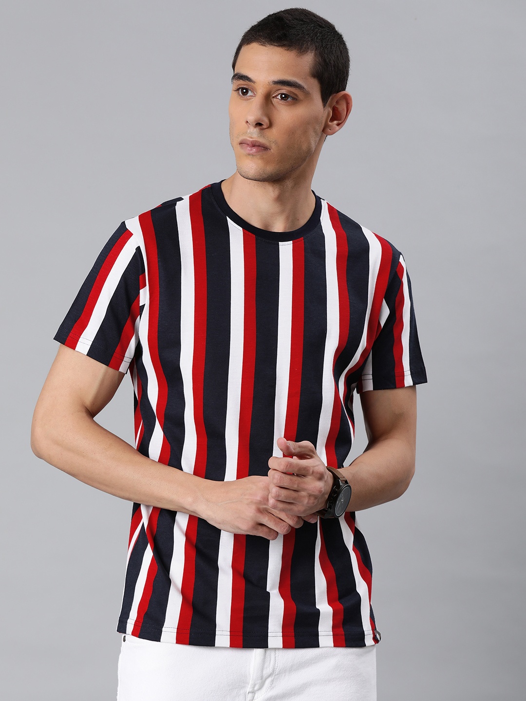 

VEIRDO Men Navy Blue Red Striped Round Neck Pure Cotton T-shirt