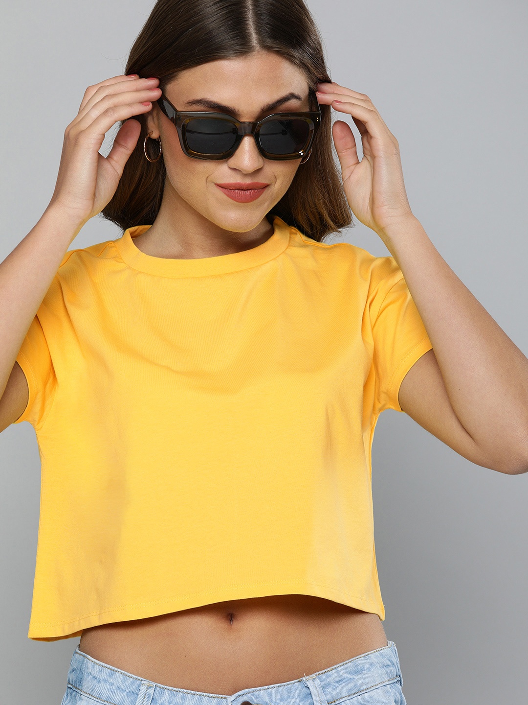 

HERENOW Women Mustard Yellow Solid Round Neck Boxy Crop Pure Cotton T-shirt