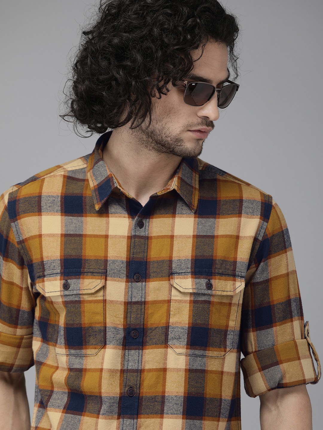 

Roadster Men Navy Blue & Mustard Yellow Flannel Regular Fit Checked Casual Shirt