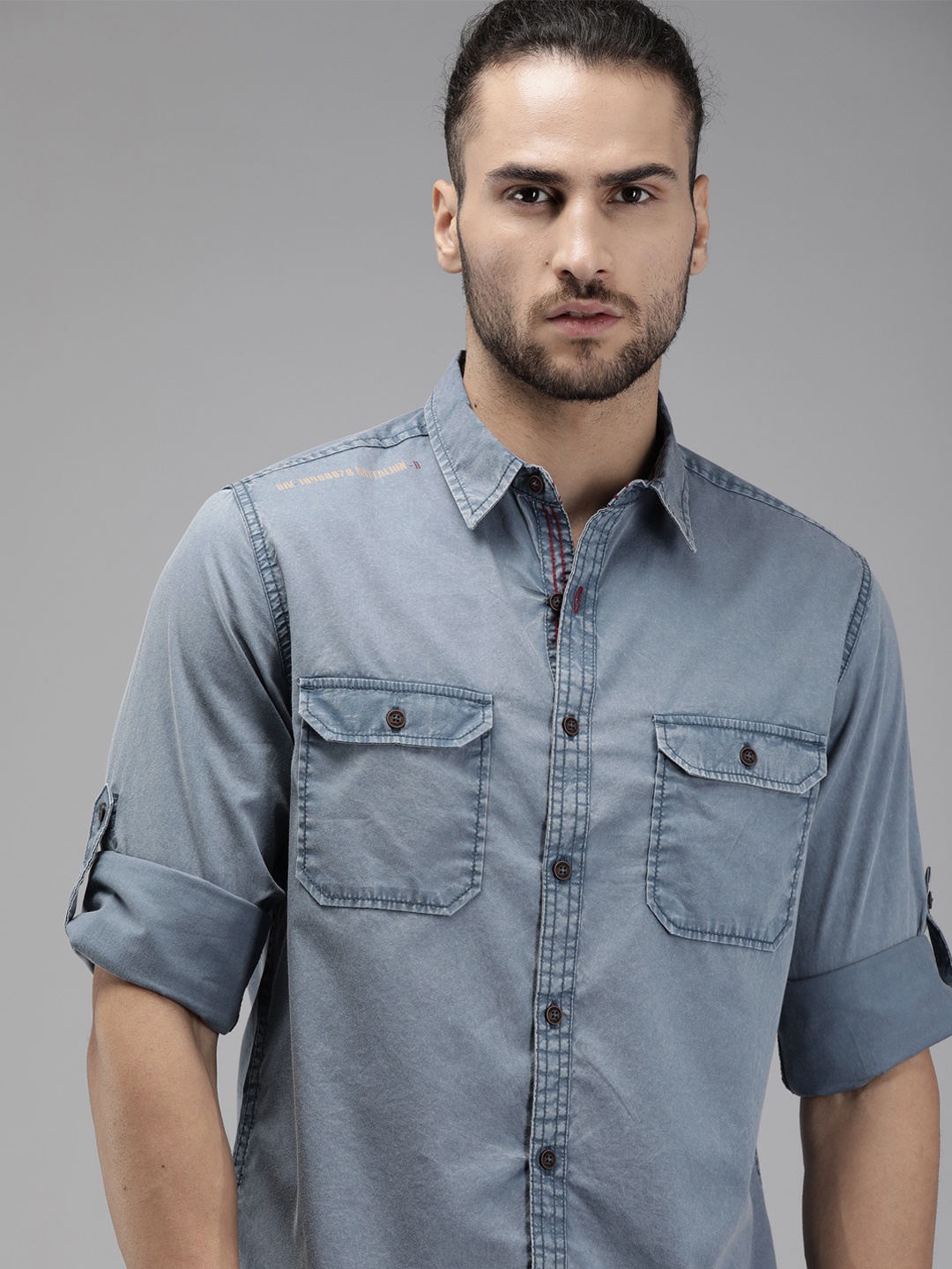 

Roadster Men Blue Regular Fit Faded Casual Shirt