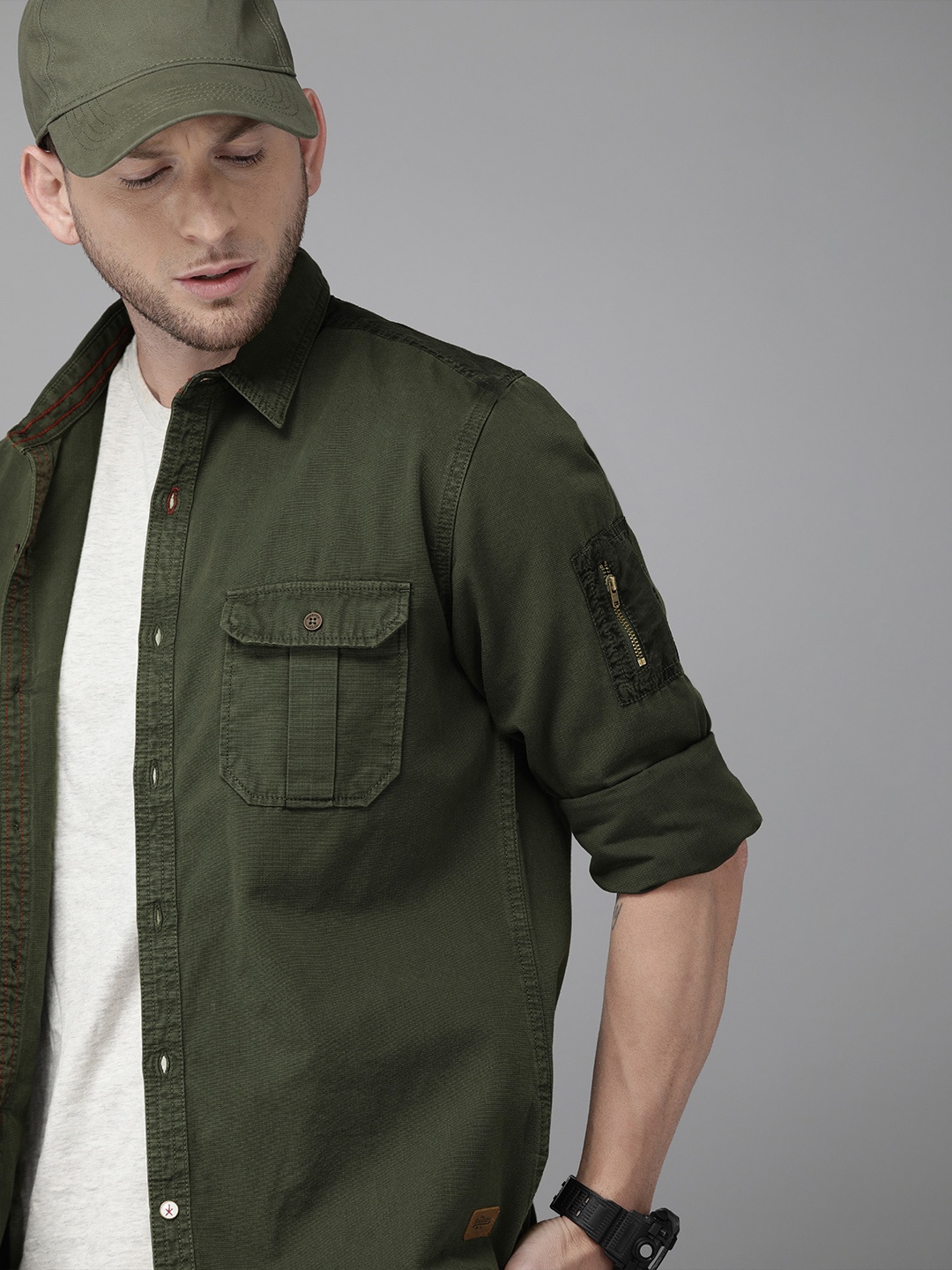

Roadster Men Olive Green Regular Fit Solid Casual Shirt