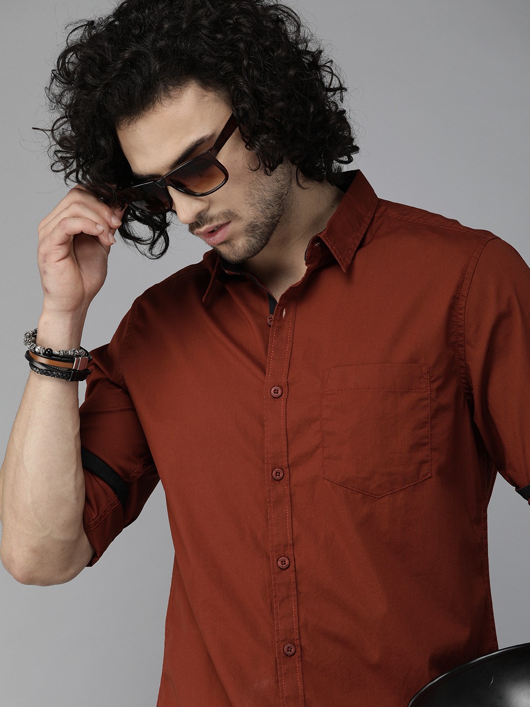 

Roadster Men Red Regular Fit Solid Casual Shirt
