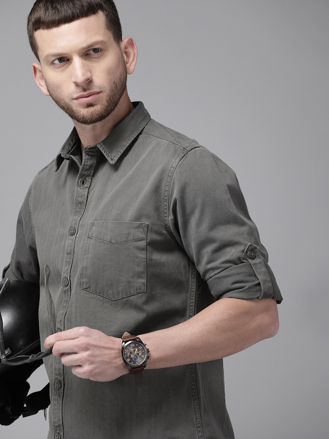 

Roadster Men Grey Regular Fit Solid Casual Shirt