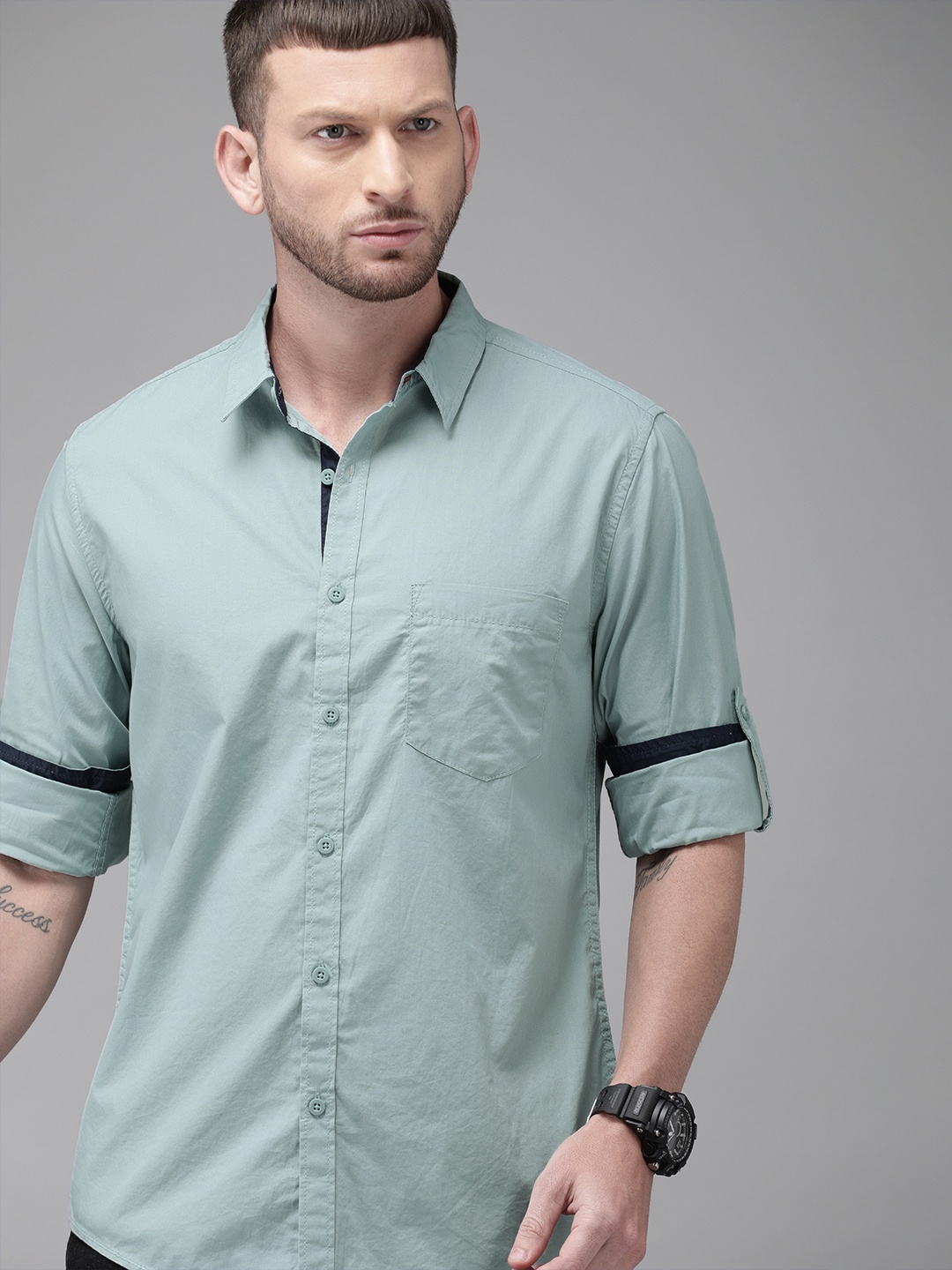 

Roadster Men Sea Green Regular Fit Solid Casual Shirt