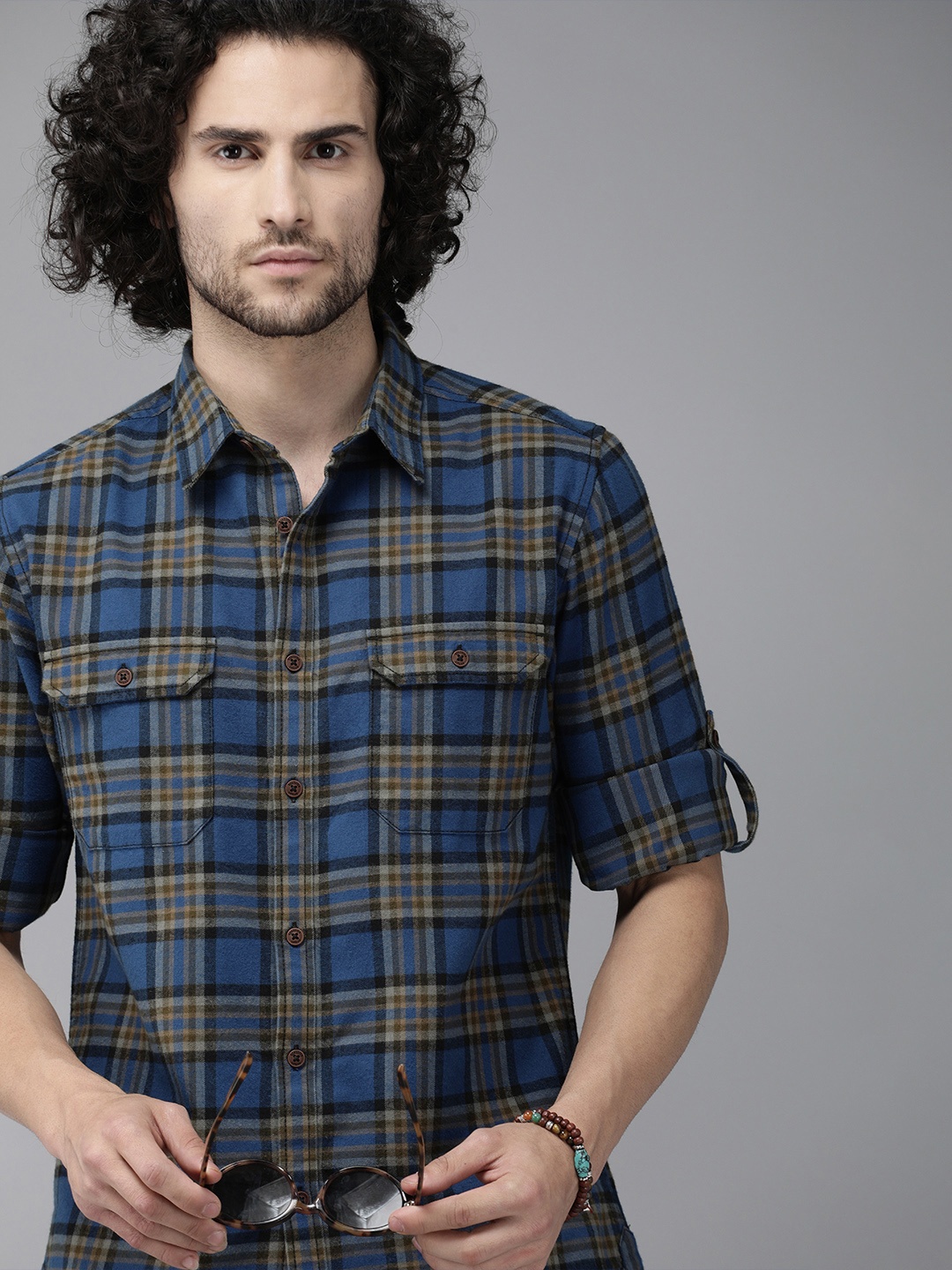 

Roadster Men Navy Blue & Beige Regular Fit Checked Casual Shirt