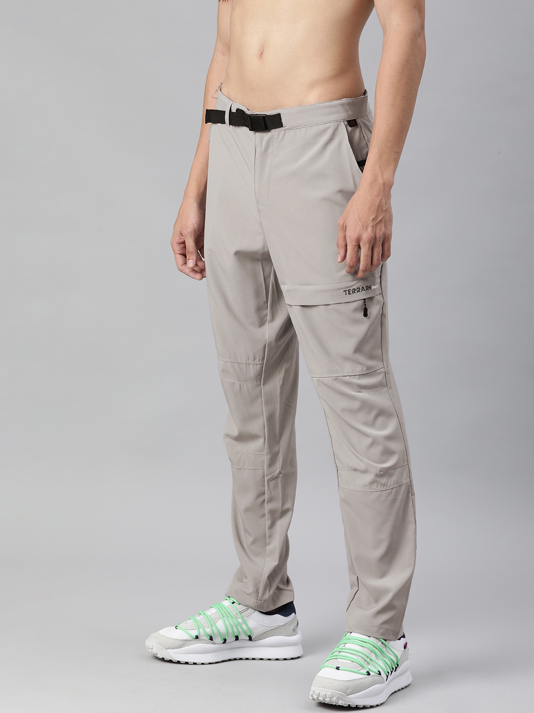 

HRX By Hrithik Roshan Men Wet Weather Mid-Rise Rapid-Dry Anti-Static Outdoor Trousers, Beige