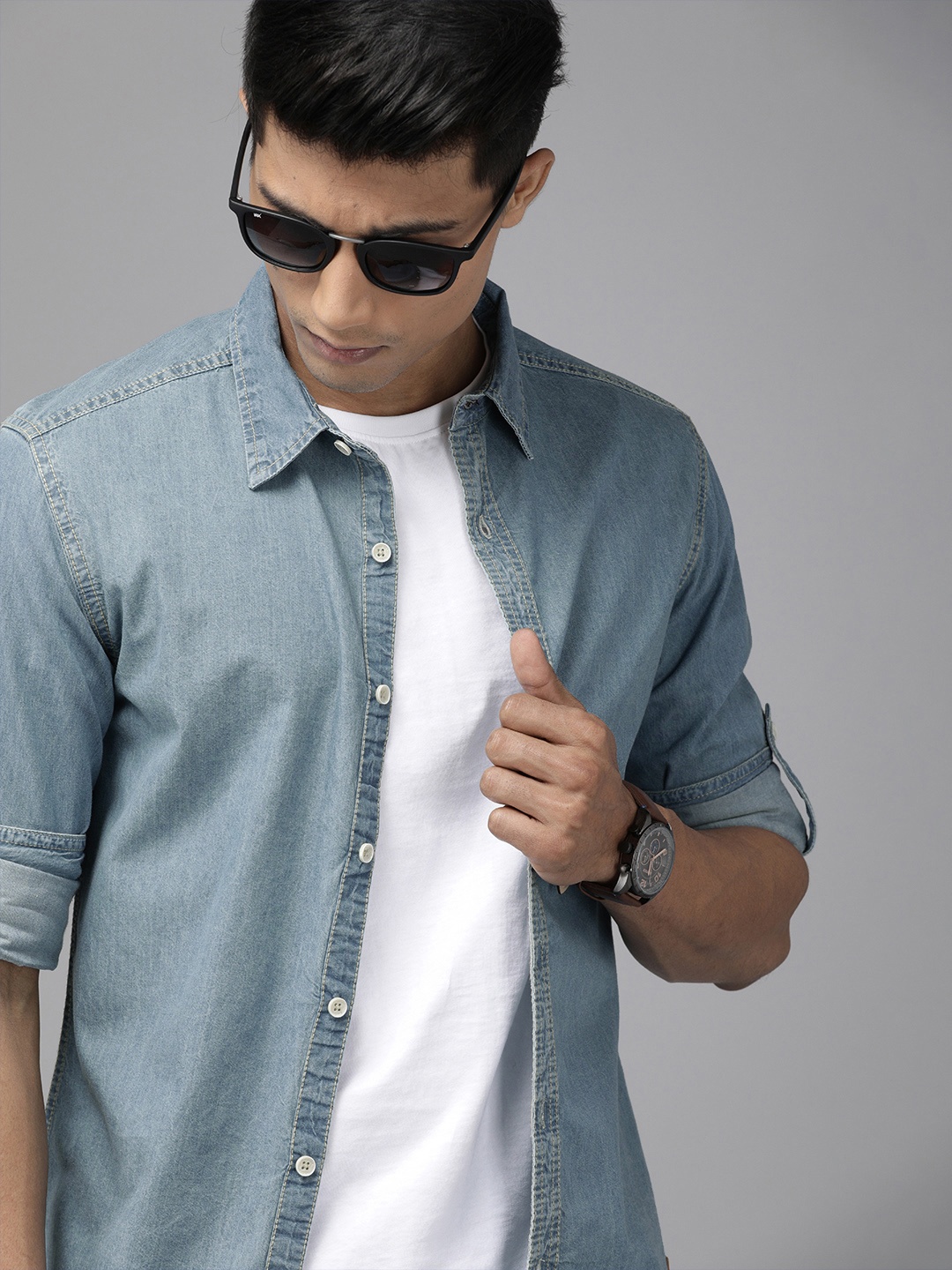 

Roadster Men Blue Regular Fit Solid Casual Chambray Shirt