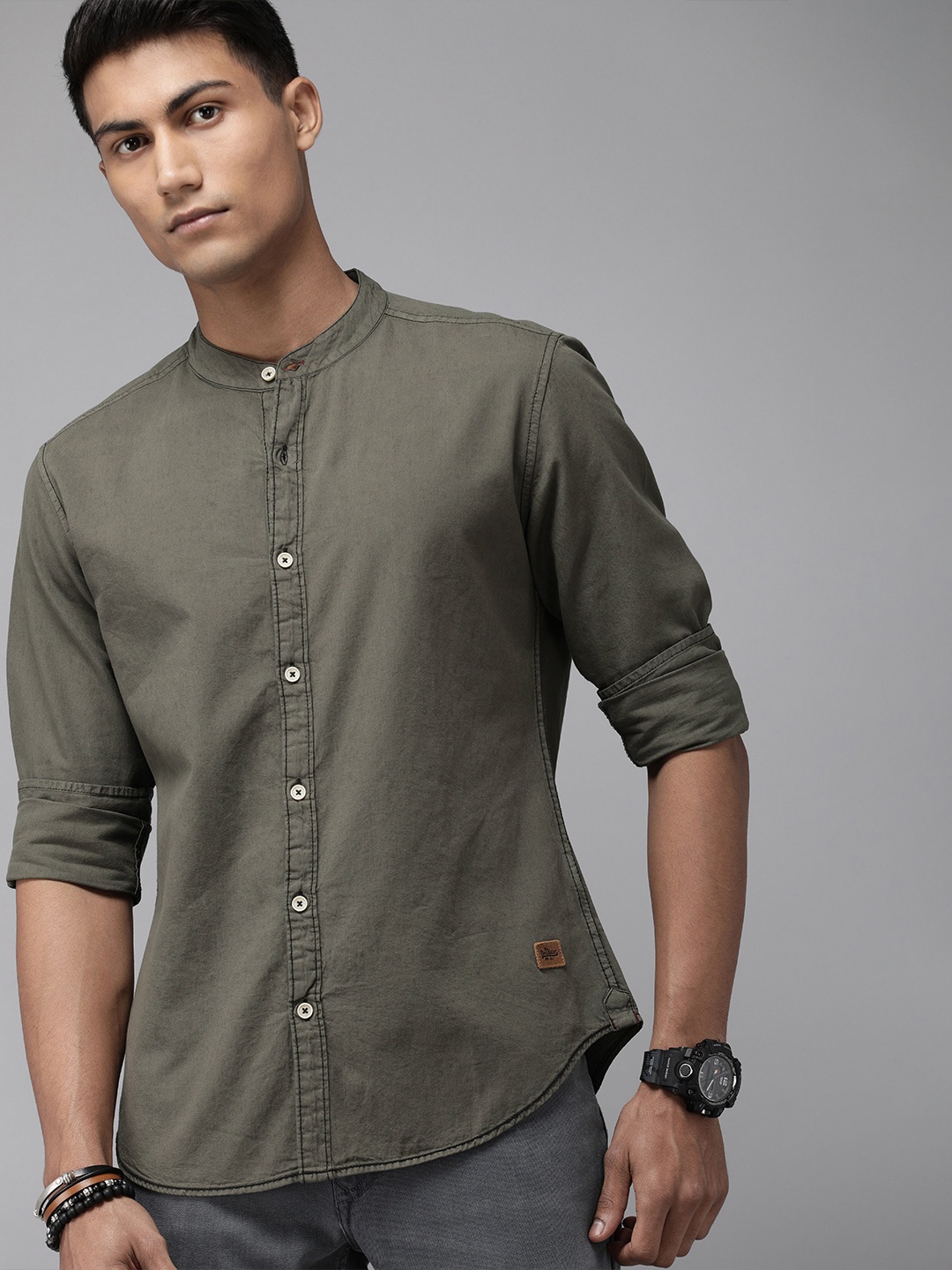 

Roadster Men Grey Regular Fit Solid Casual Denim Shirt
