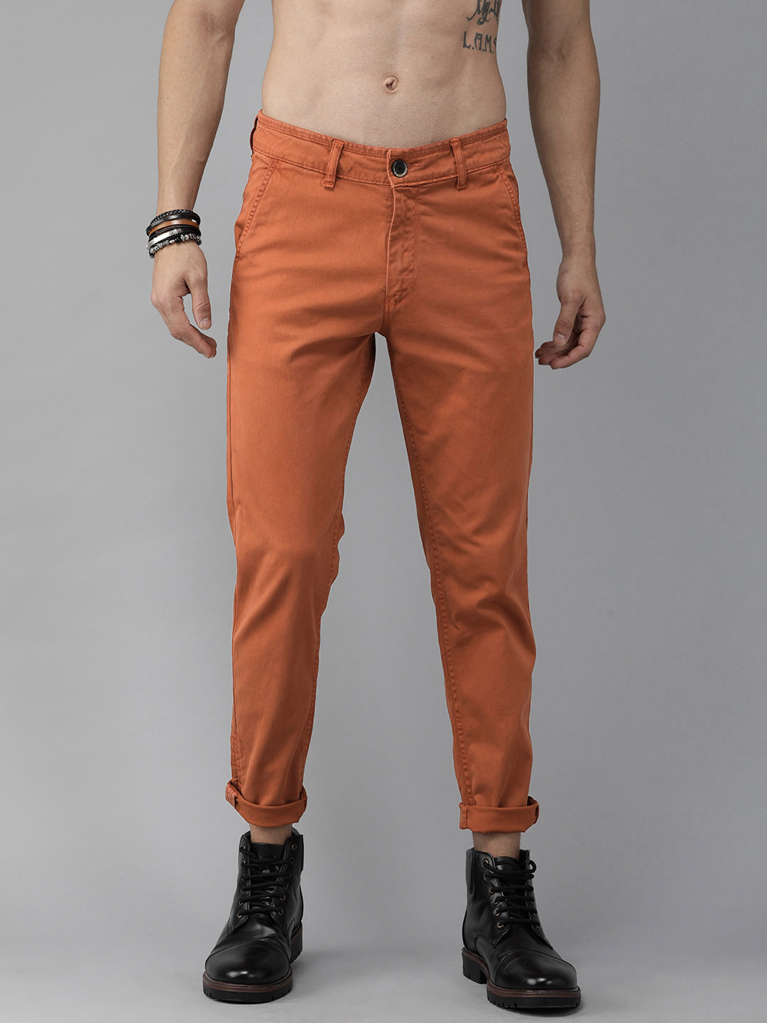 

Roadster Men Orange Tapered Fit Solid Chinos