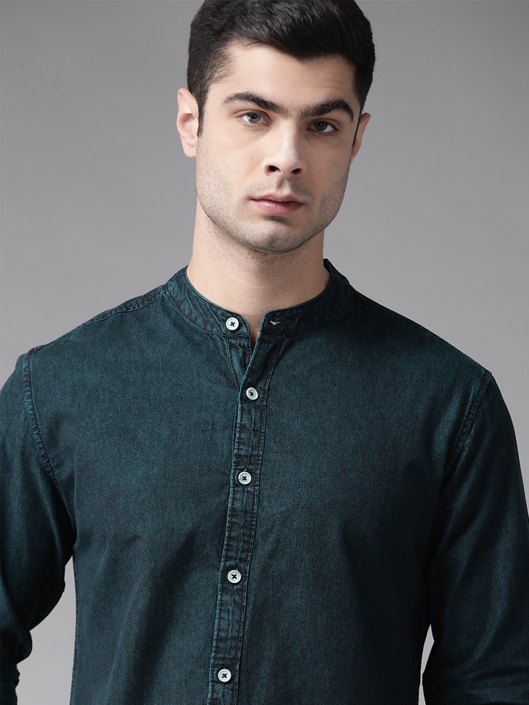 

Roadster Men Blue Regular Fit Solid Pure Cotton Casual Shirt