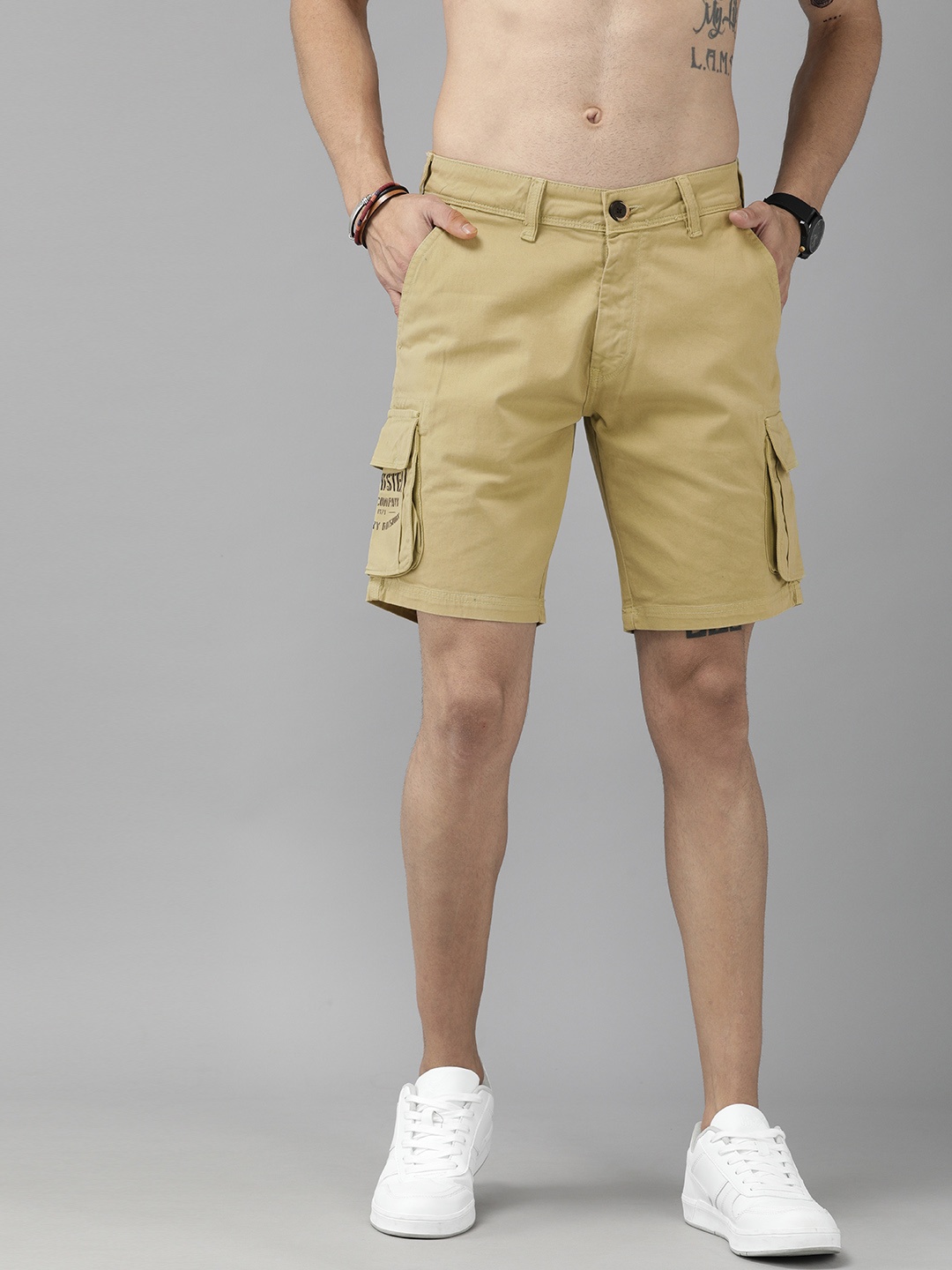

Roadster Men Khaki Brown Solid Regular Fit Chino Shorts