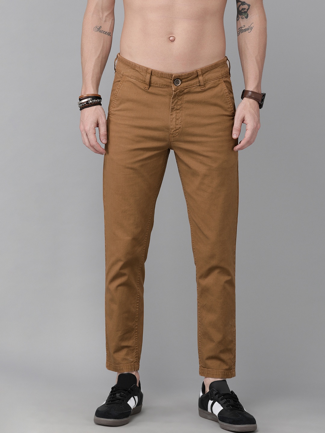 

Roadster Men Brown Regular Fit Solid Regular Trousers