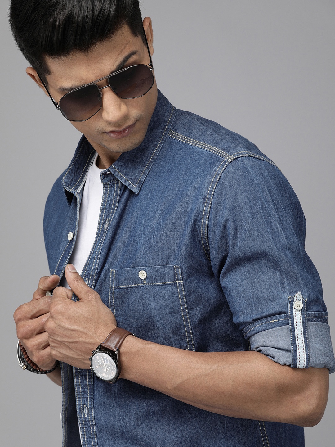 

Roadster Men Blue Regular Fit Solid Casual Chambray Shirt
