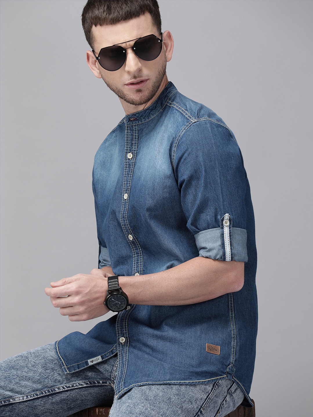 

Roadster Men Blue Regular Fit Faded Casual Chambray Shirt