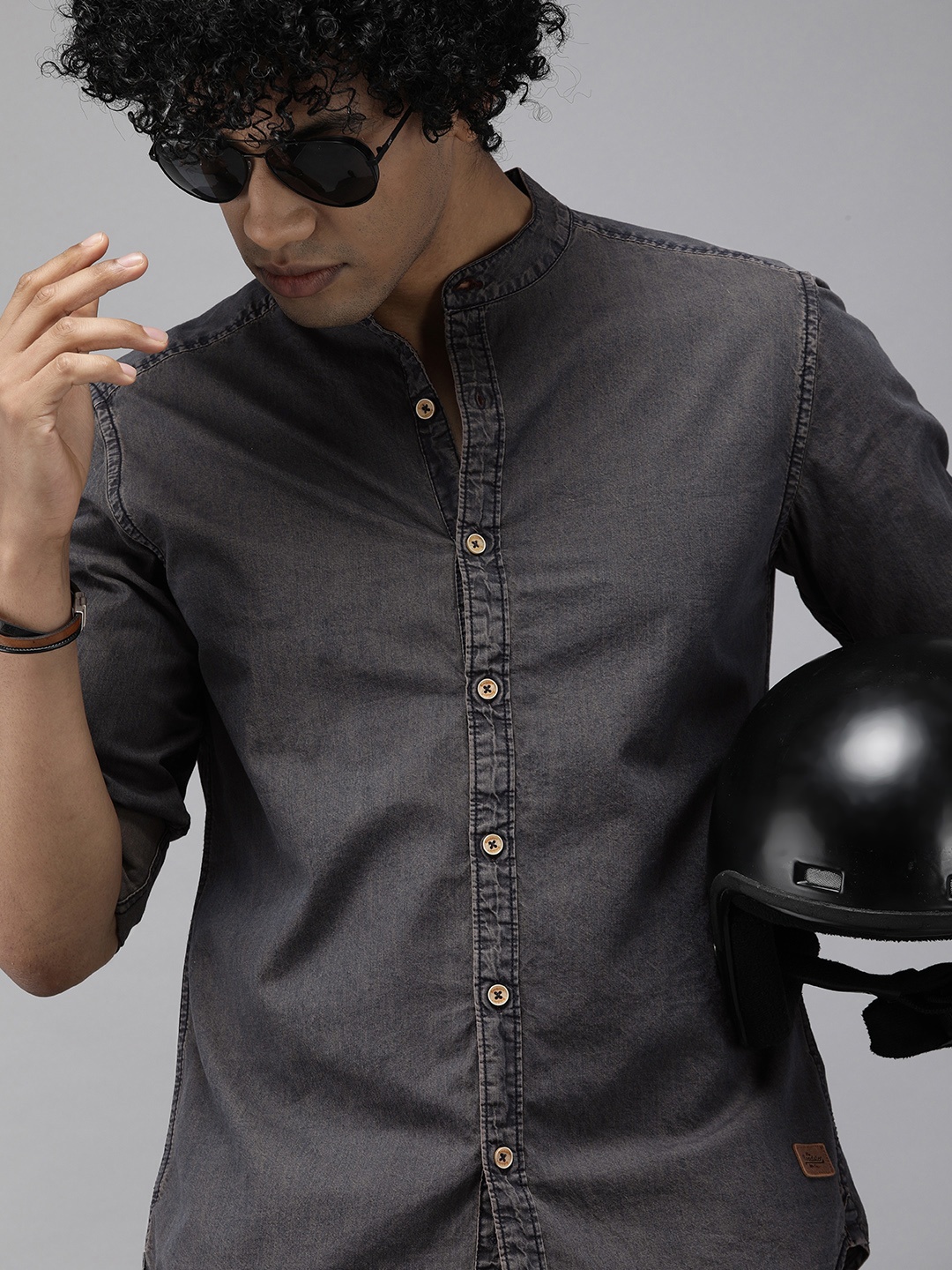 

Roadster Men Navy Blue Faded Opaque Denim Casual Shirt