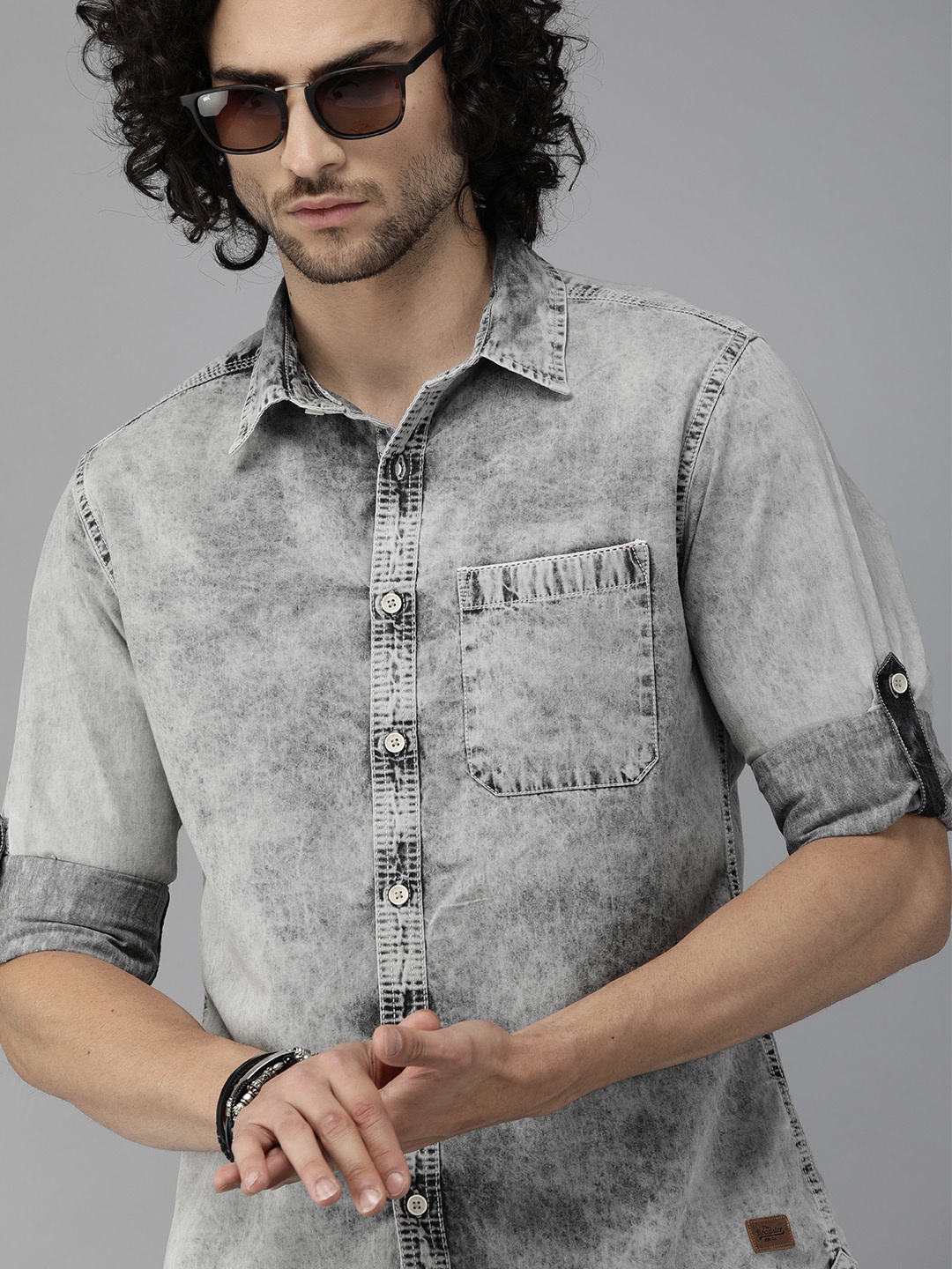 

Roadster Men Grey Regular Fit Faded Casual Denim Shirt