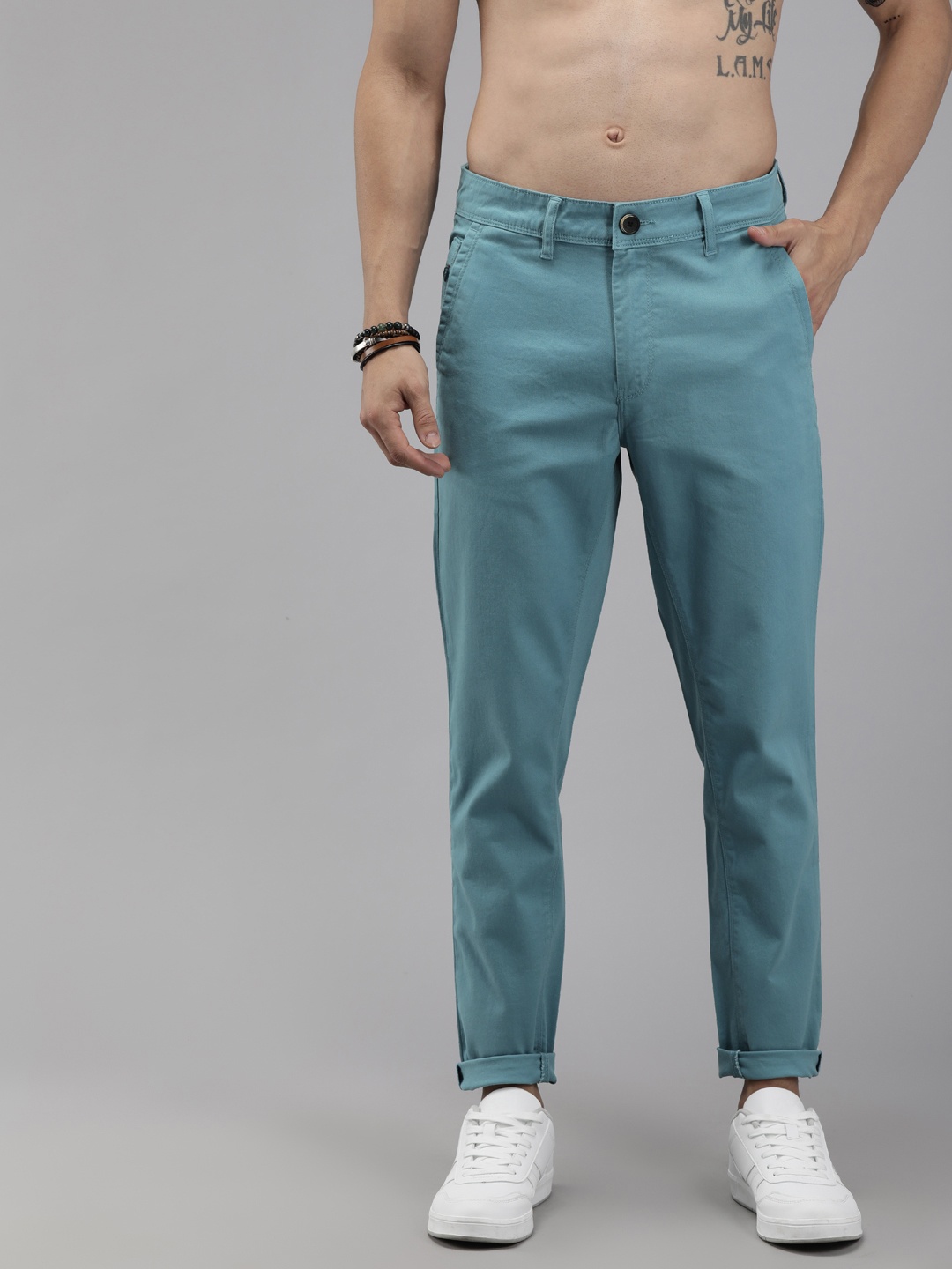 

Roadster Men Blue Tapered Fit Solid Chinos
