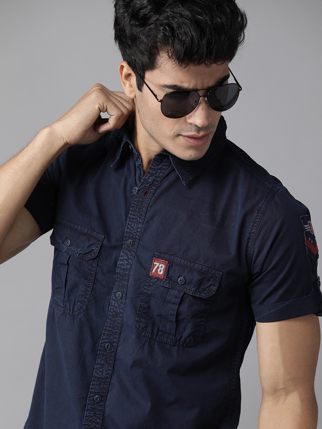 

Roadster Men Navy Blue Pure Cotton Regular Fit Solid Casual Shirt