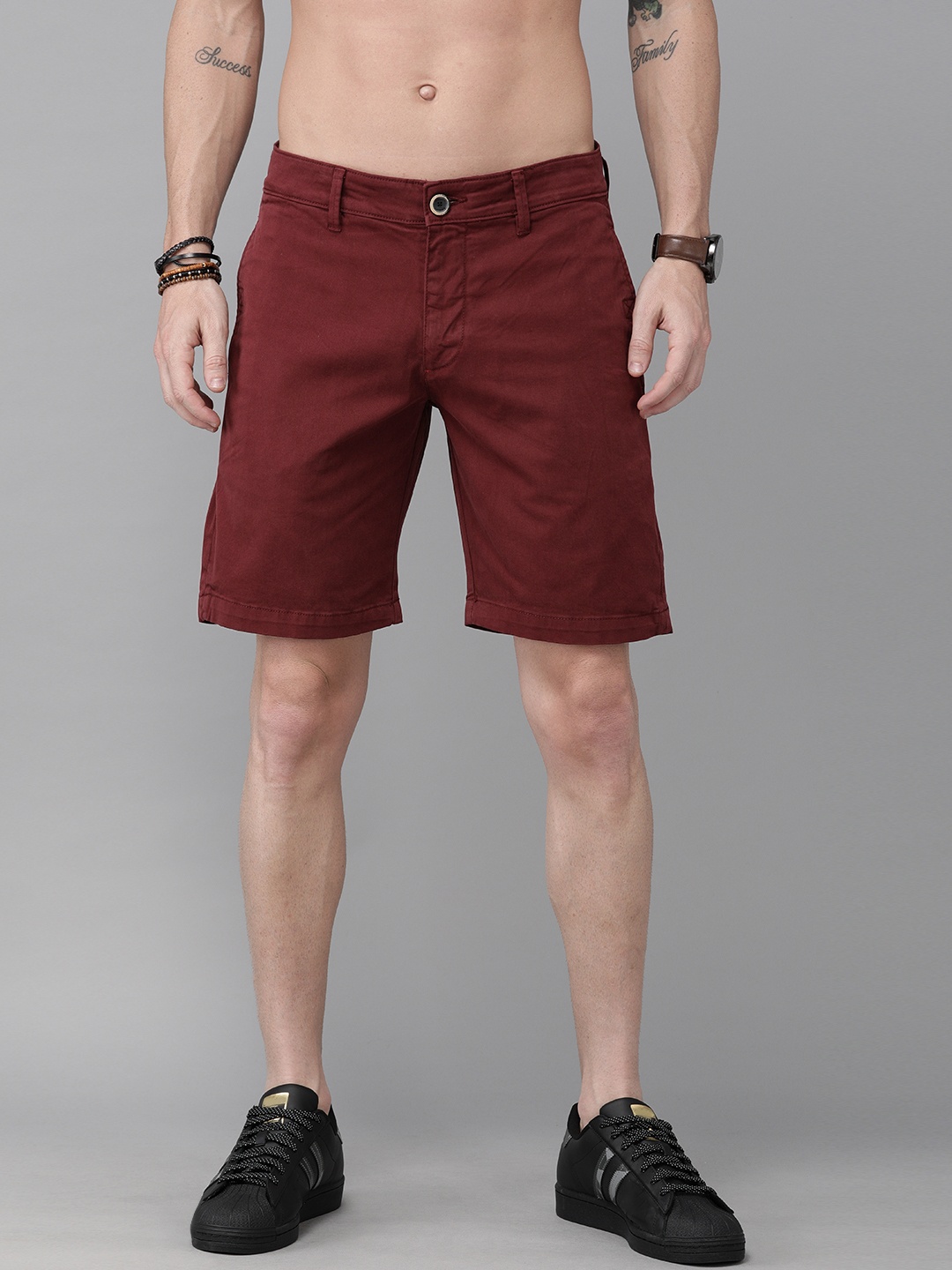 

Roadster Men Maroon Solid Regular Fit Chino Shorts